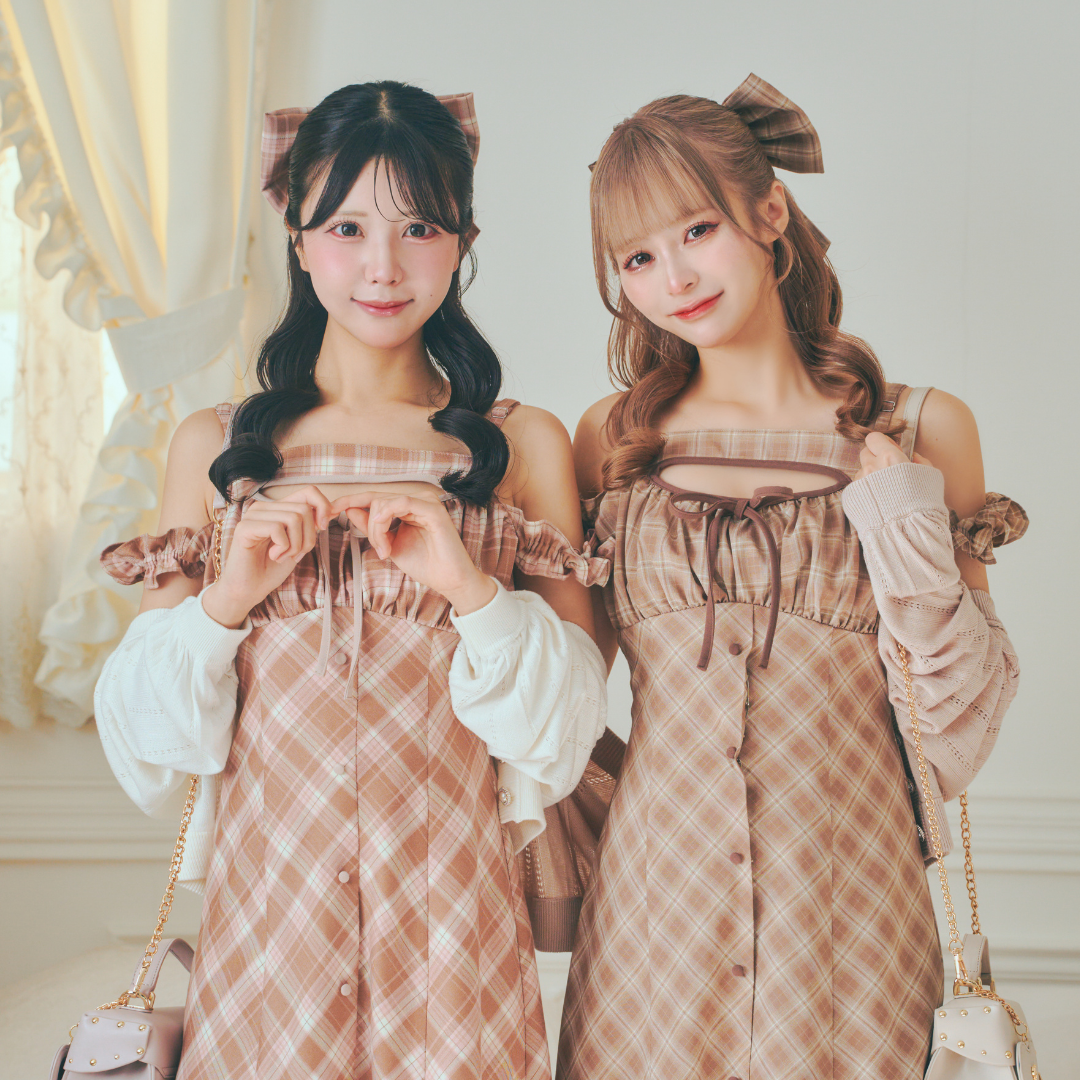 《LAFARY》ロゴプレート付きカーディガン