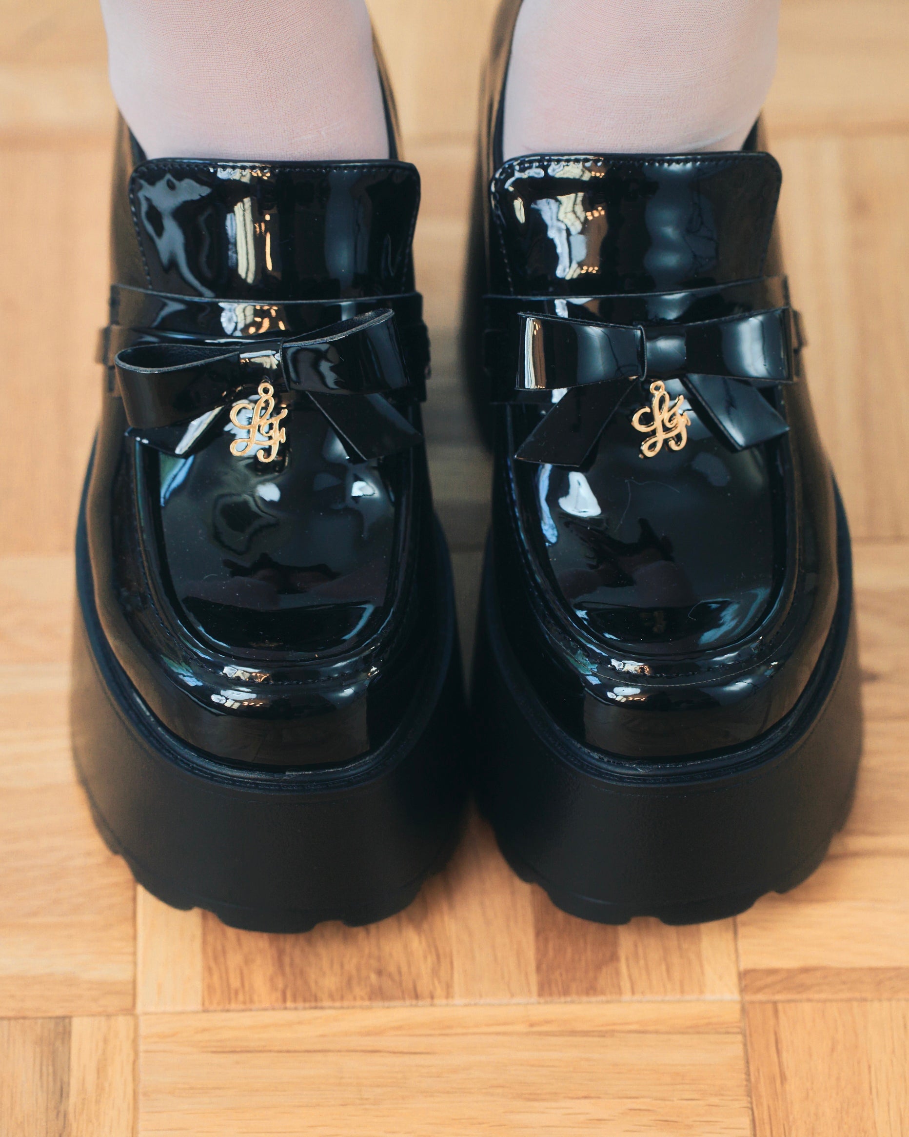 《LAFARY》ロゴリボン厚底ローファー