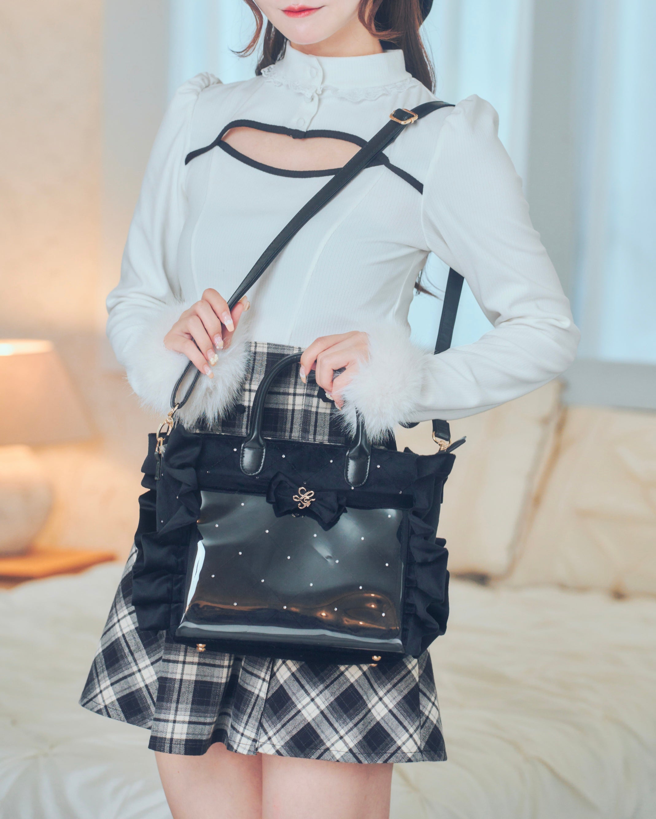 《LAFARY》ベルベットフリルバッグ