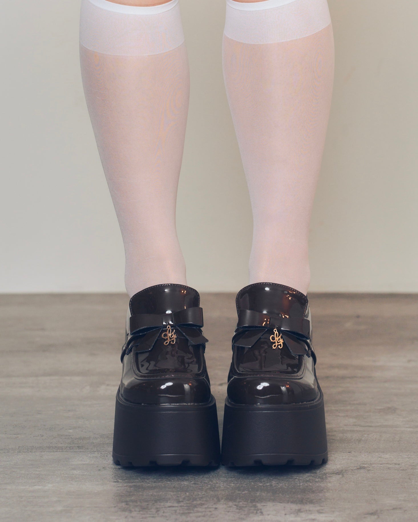 《LAFARY》ロゴリボン厚底ローファー