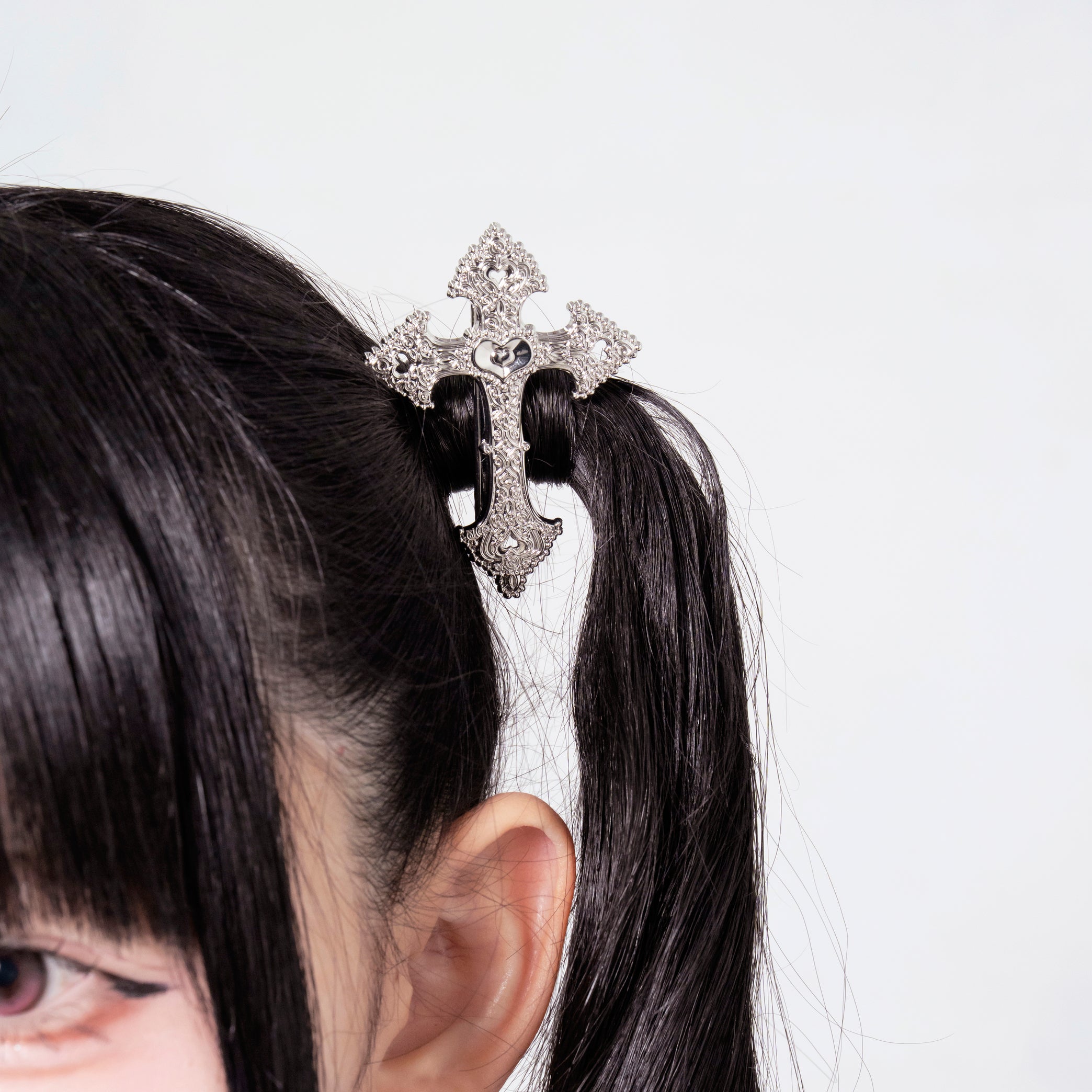 《mine》ゴシッククロスシルバークリップ
