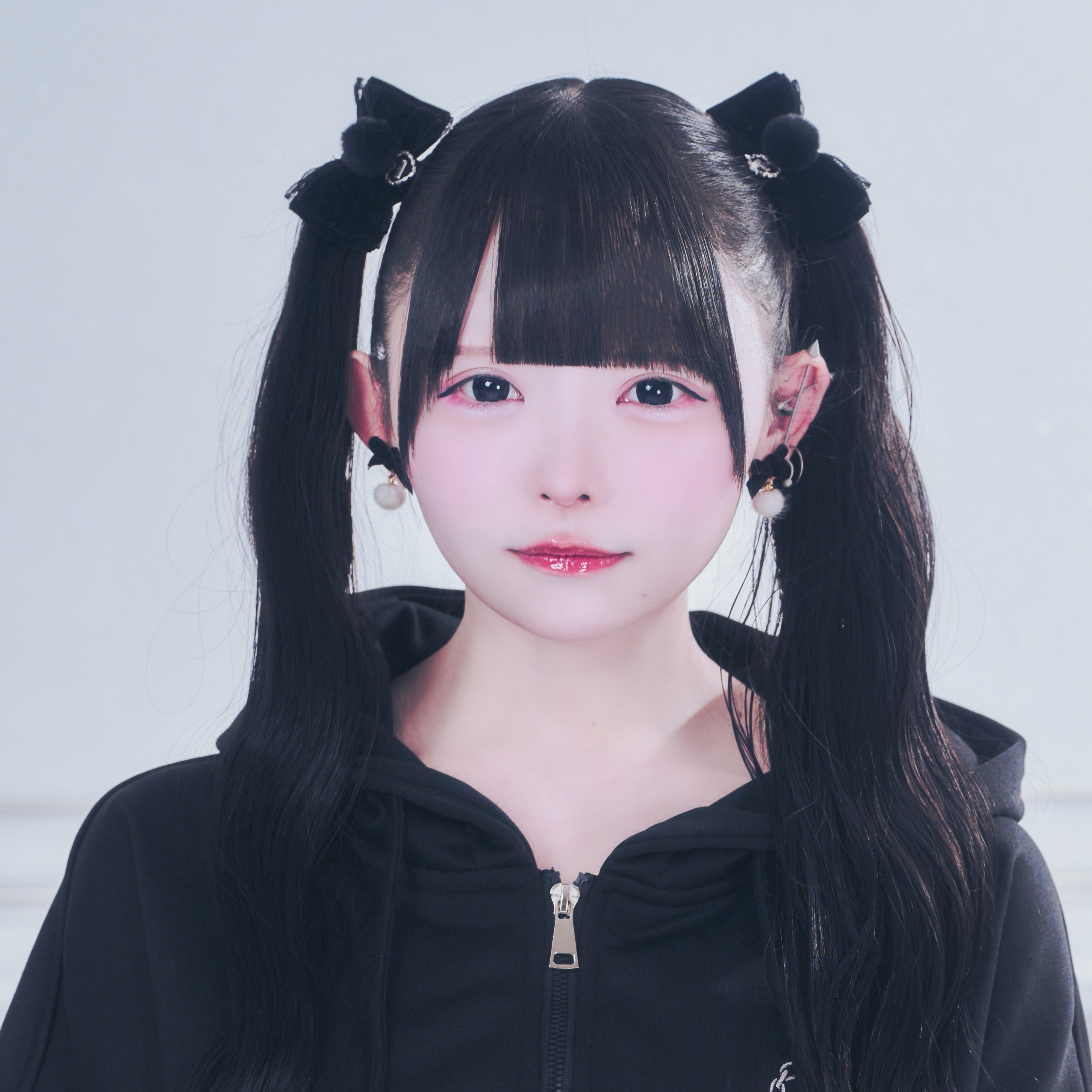 《mine》ポンポンベロアリボン