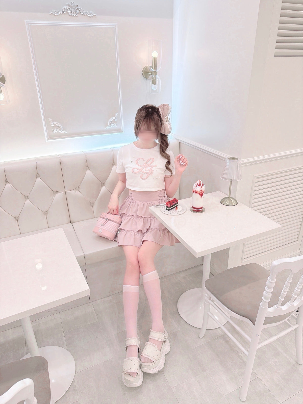 《LAFARY closet》合皮ロゴチビTシャツ
