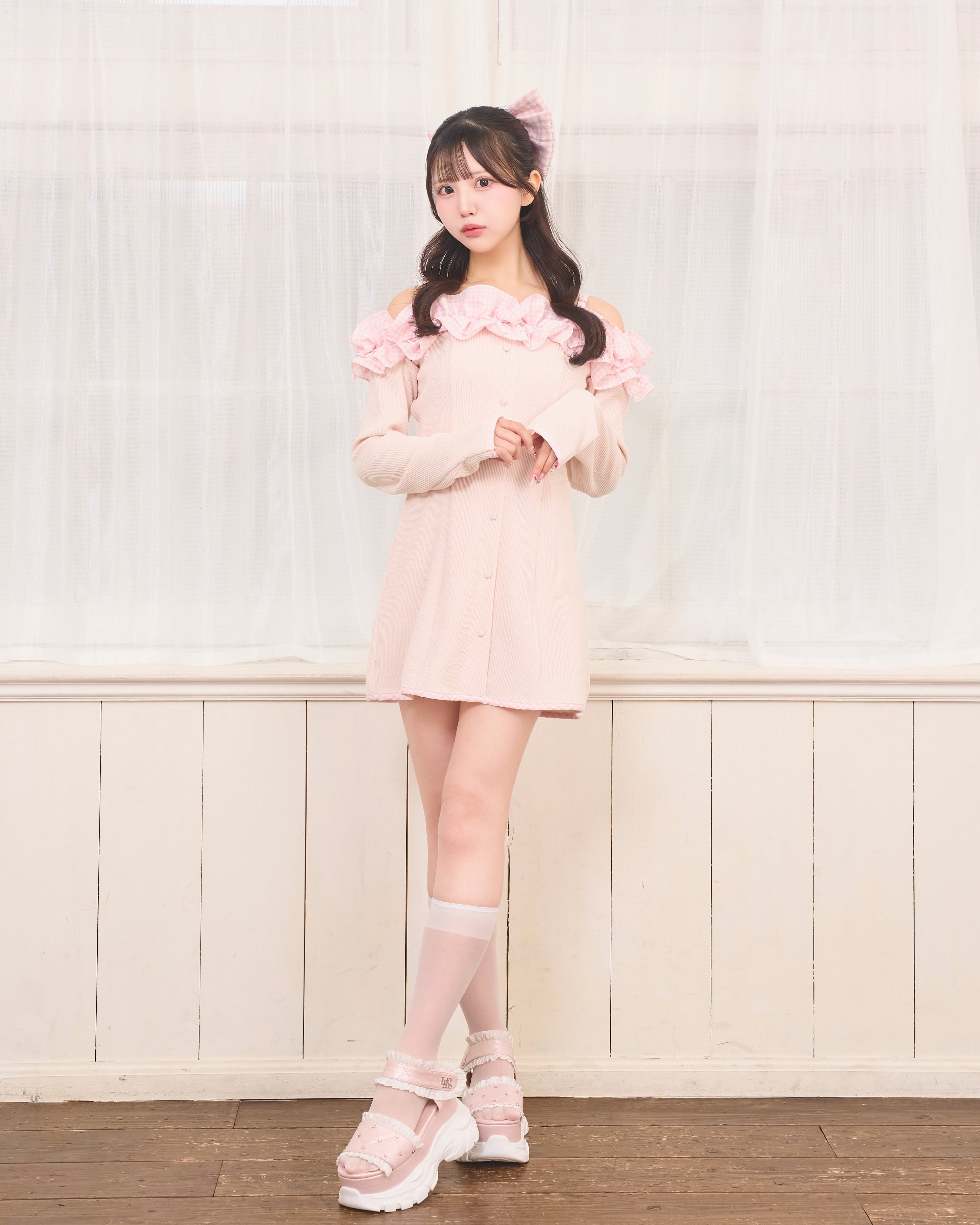 《LAFARY closet》ギンガムオフショルカットワンピース