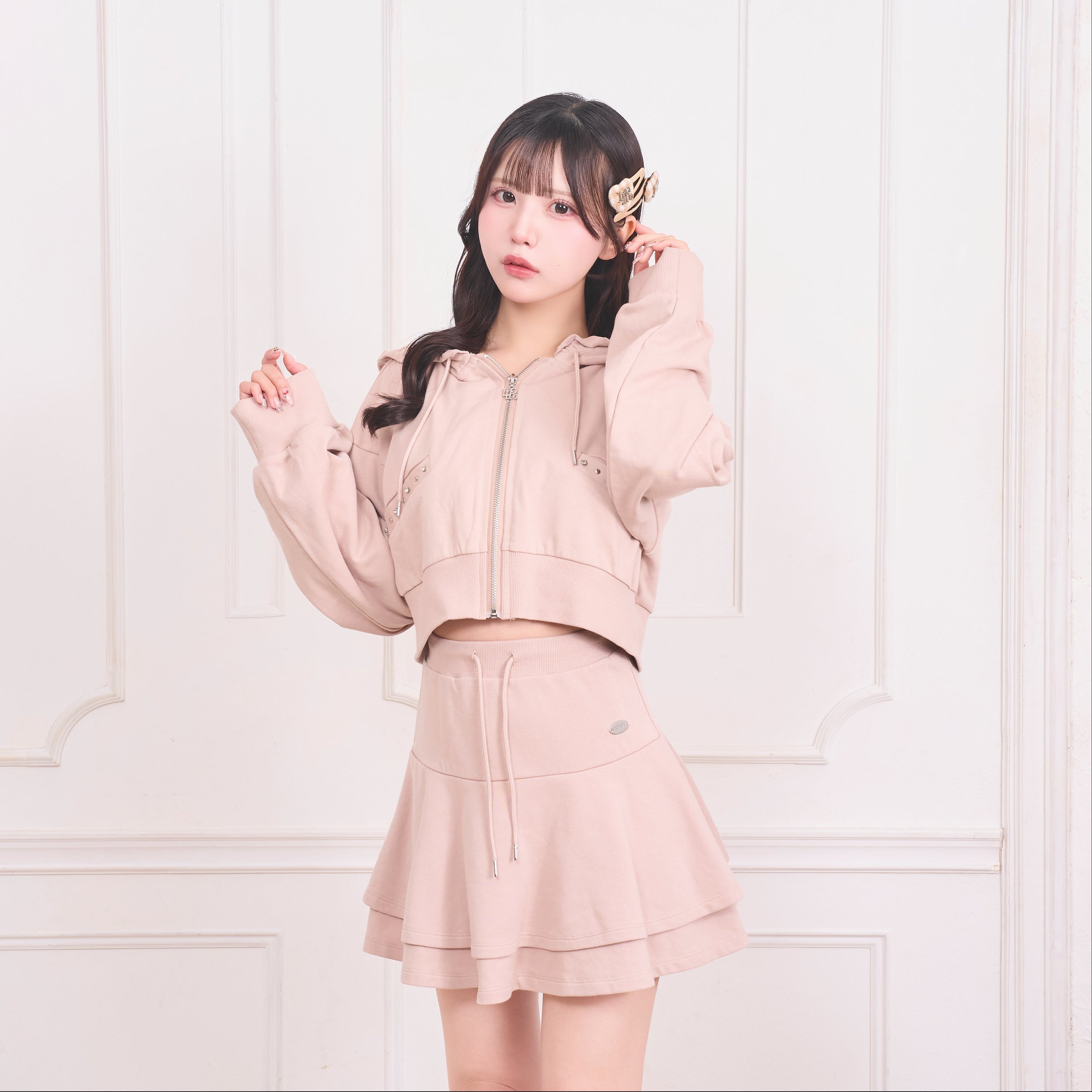 LAFARY closet》ロゴスタッズスウェットパーカー- LAFARY ONLINE
