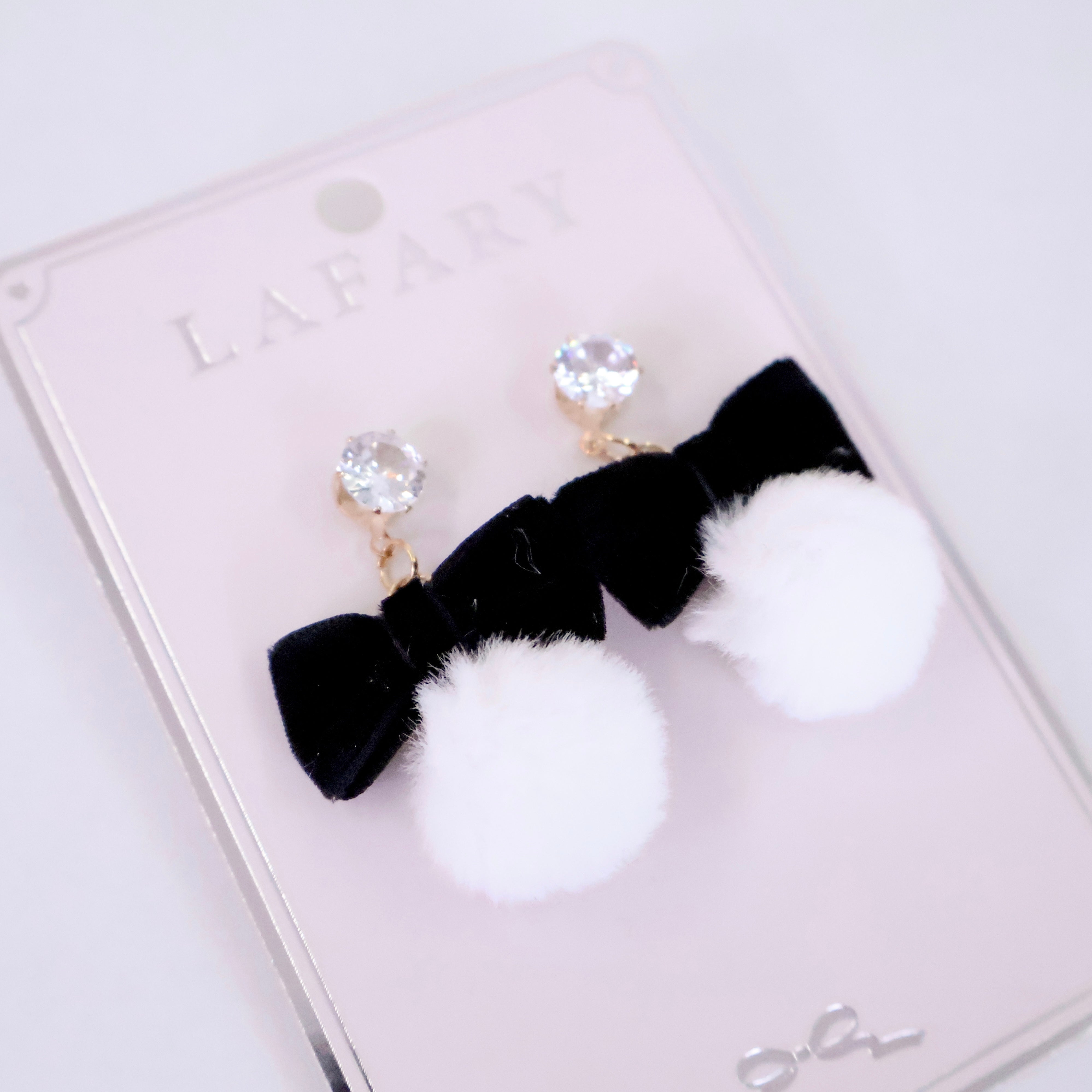 LAFARY》リボンファーピアス- LAFARY ONLINE