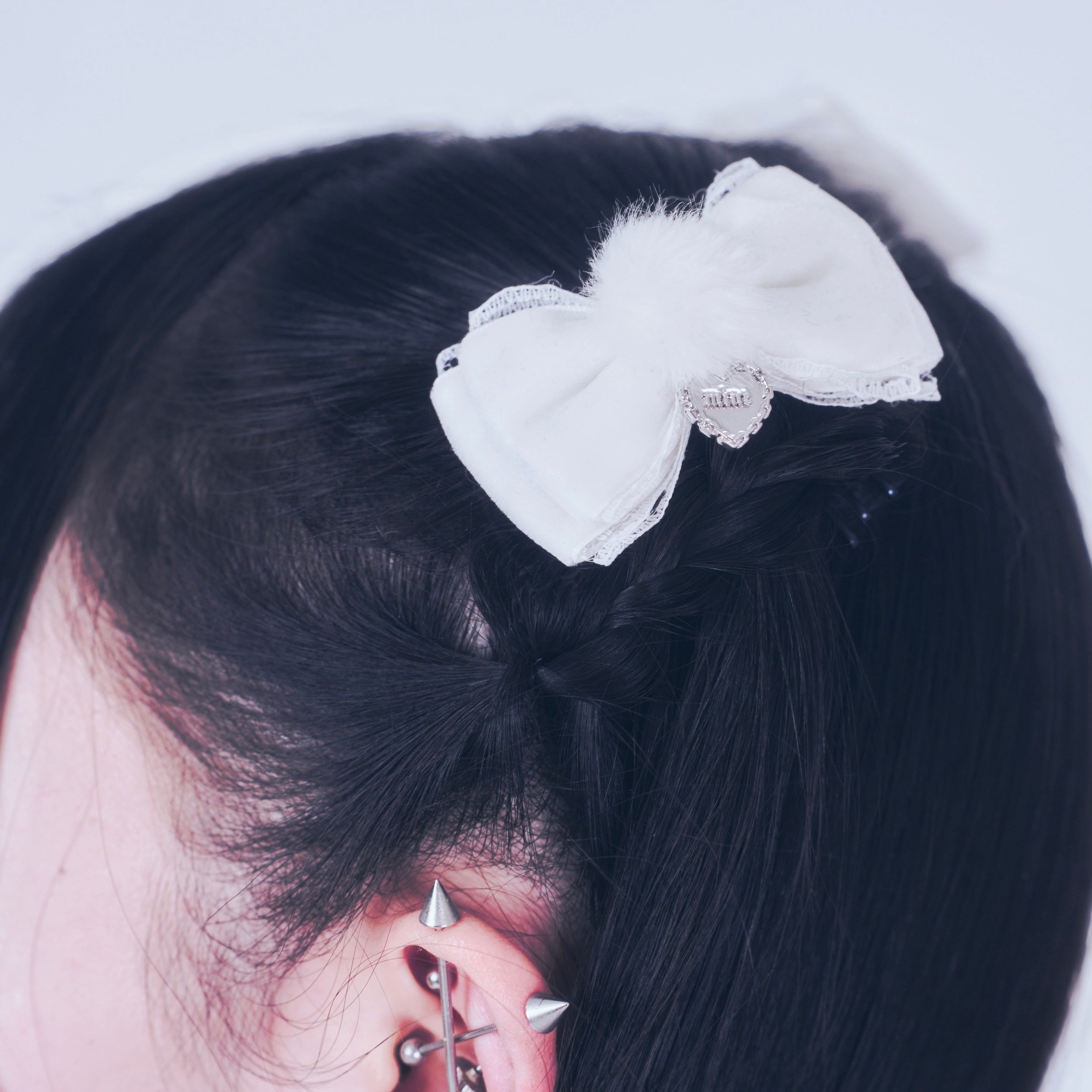 《mine》ポンポンベロアリボン