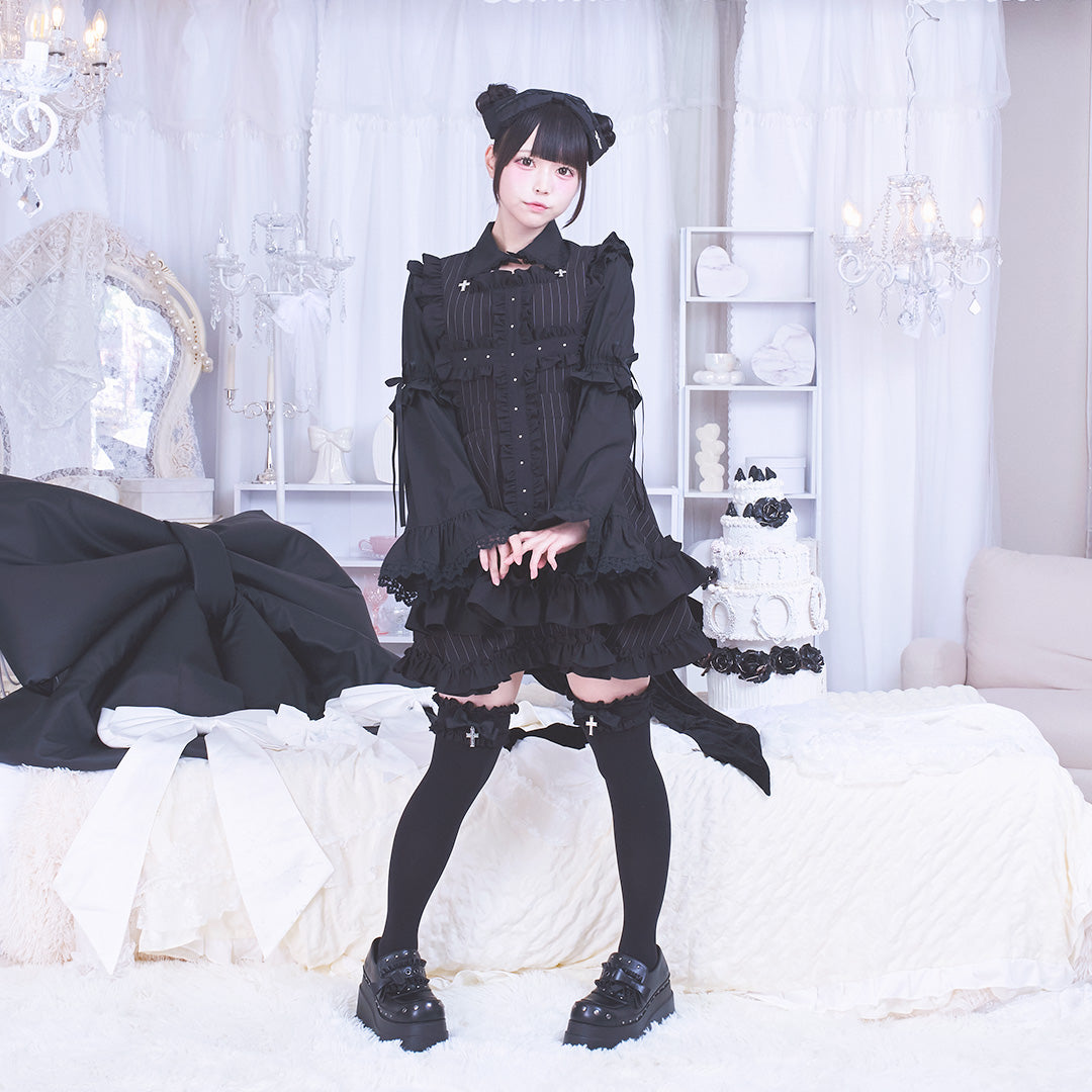 《mine》ロゴクロスベルスリーブブラウス