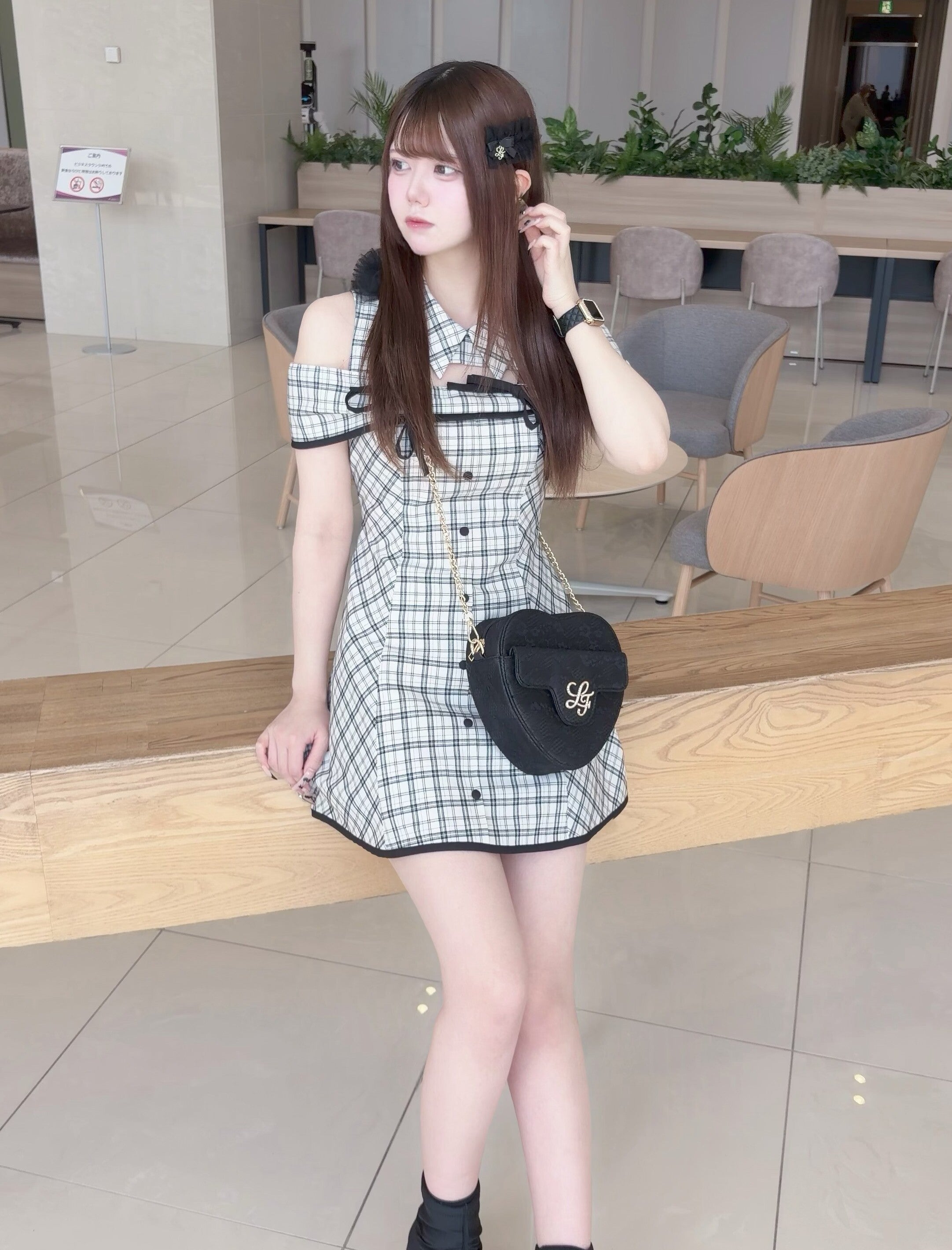 《LAFARY closet》デコルテ開きフレアワンピース