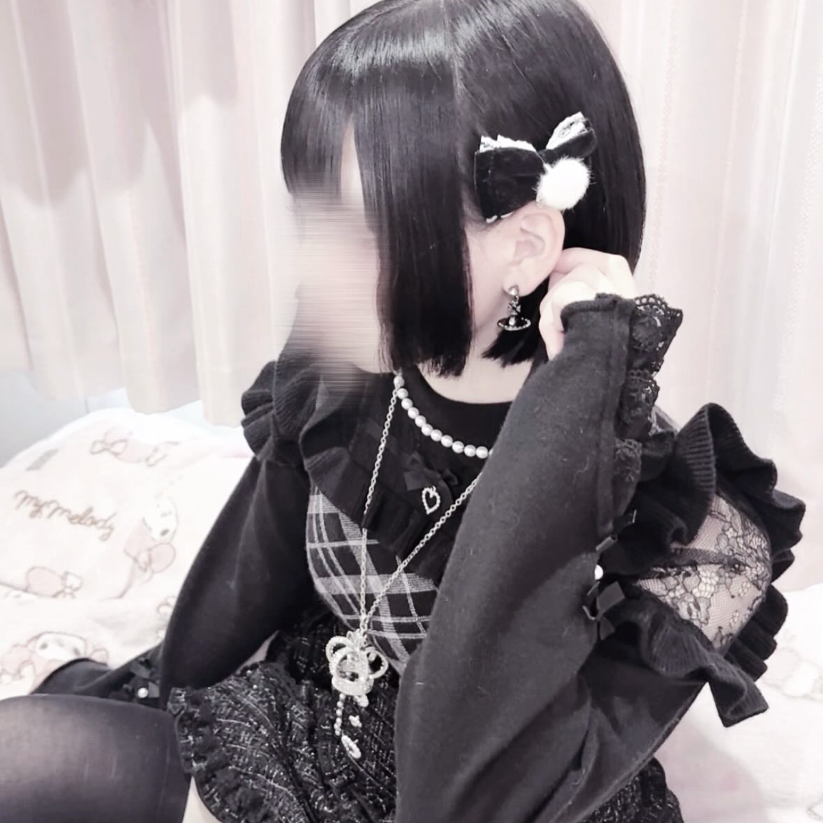 《mine》ポンポンベロアリボン