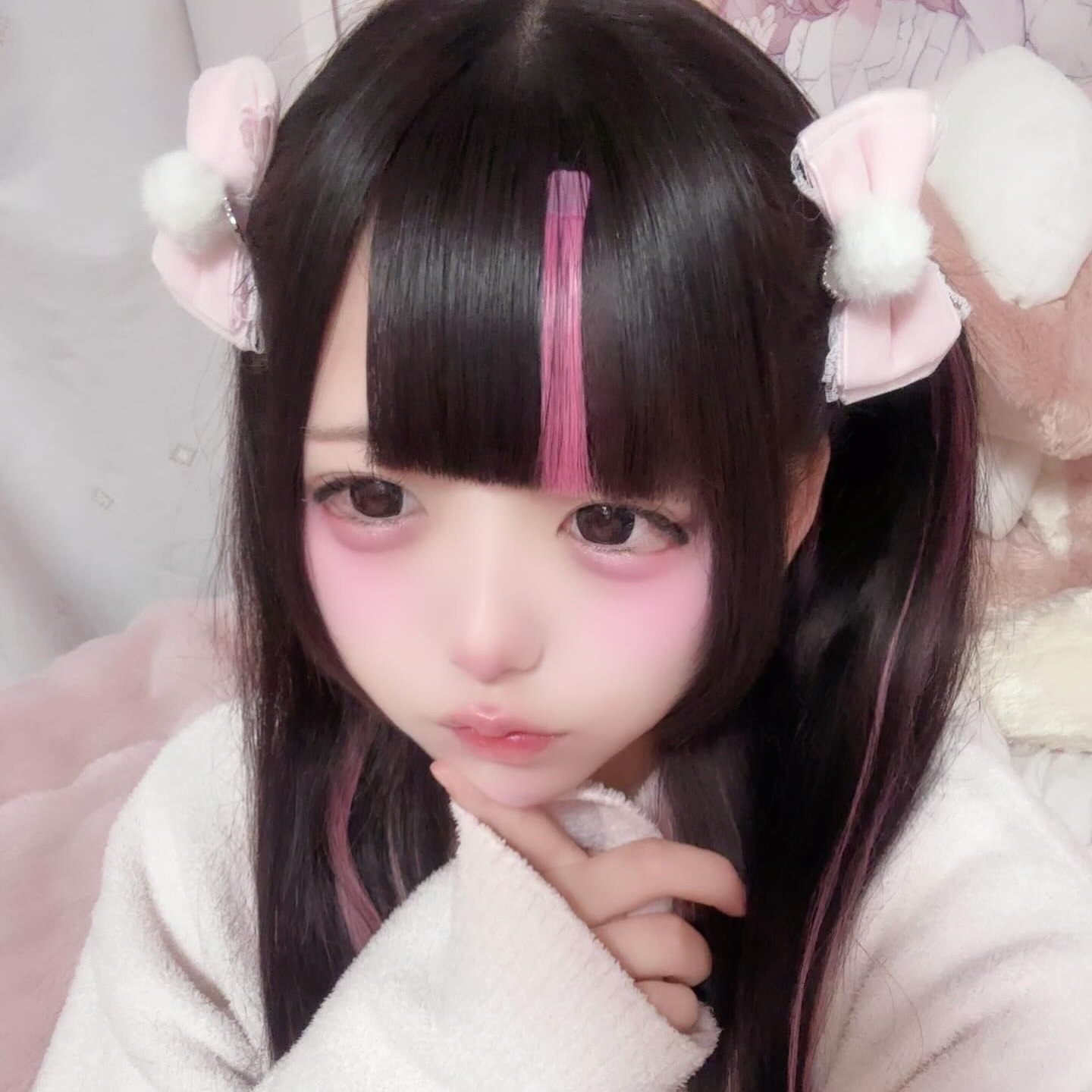 《mine》ポンポンベロアリボン