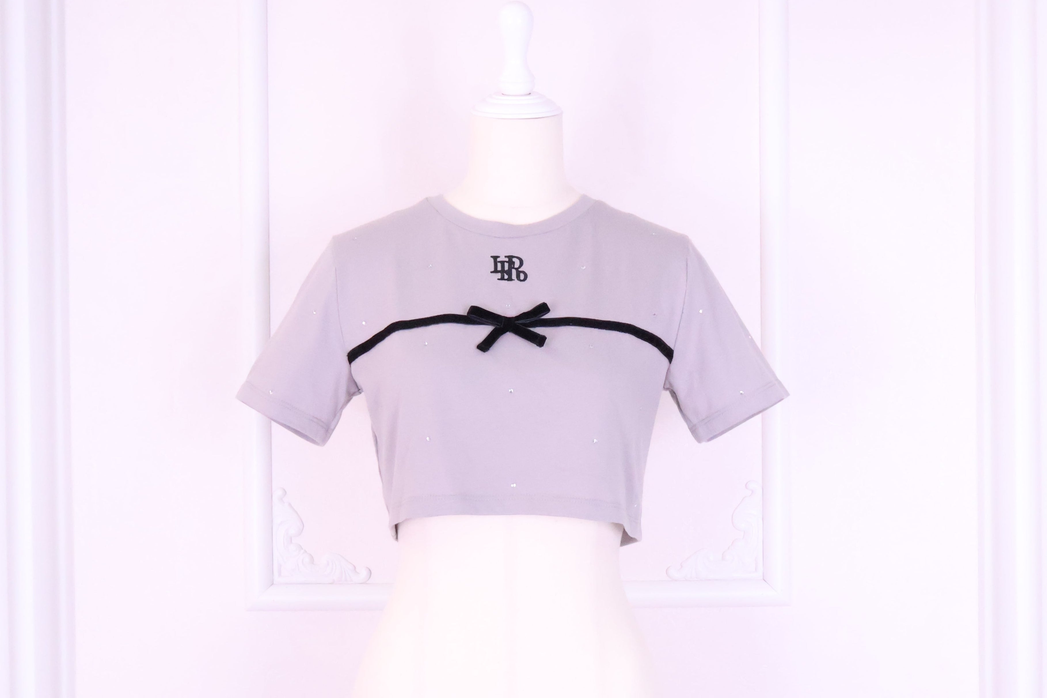 《LAFARY closet》ロゴ刺繍チビTシャツ