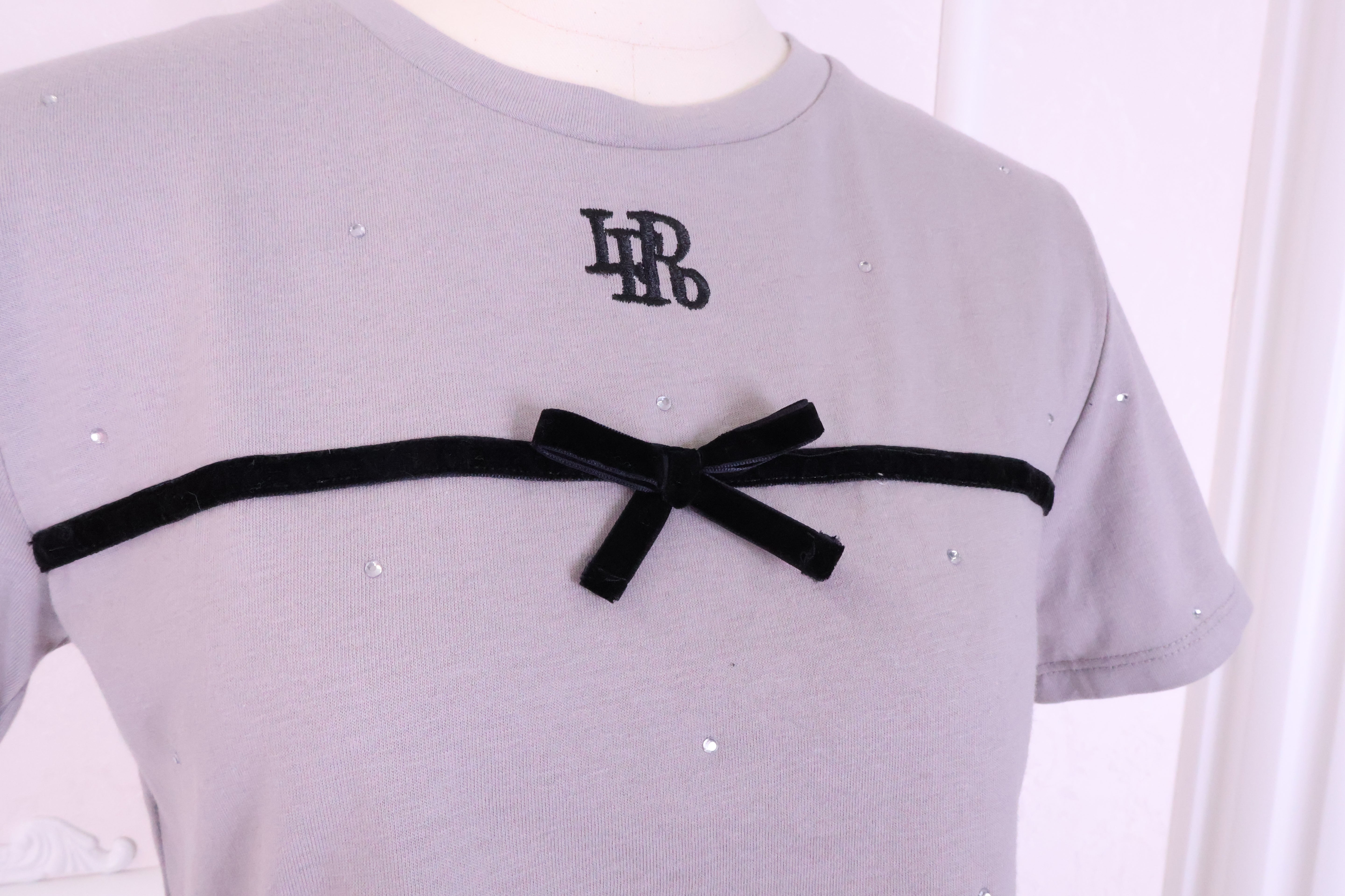 《LAFARY closet》ロゴ刺繍チビTシャツ