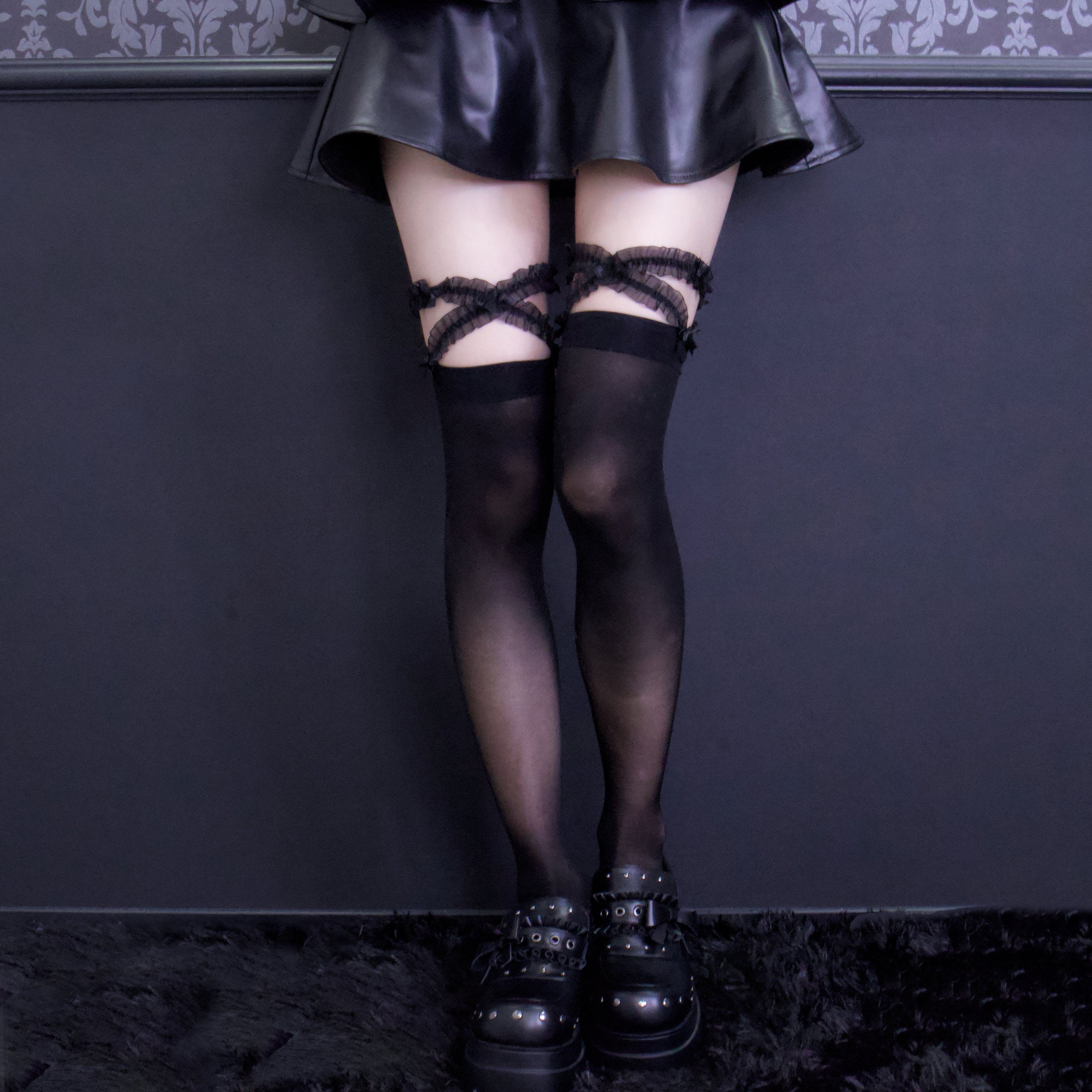 《mine》フリルクロスニーハイソックス