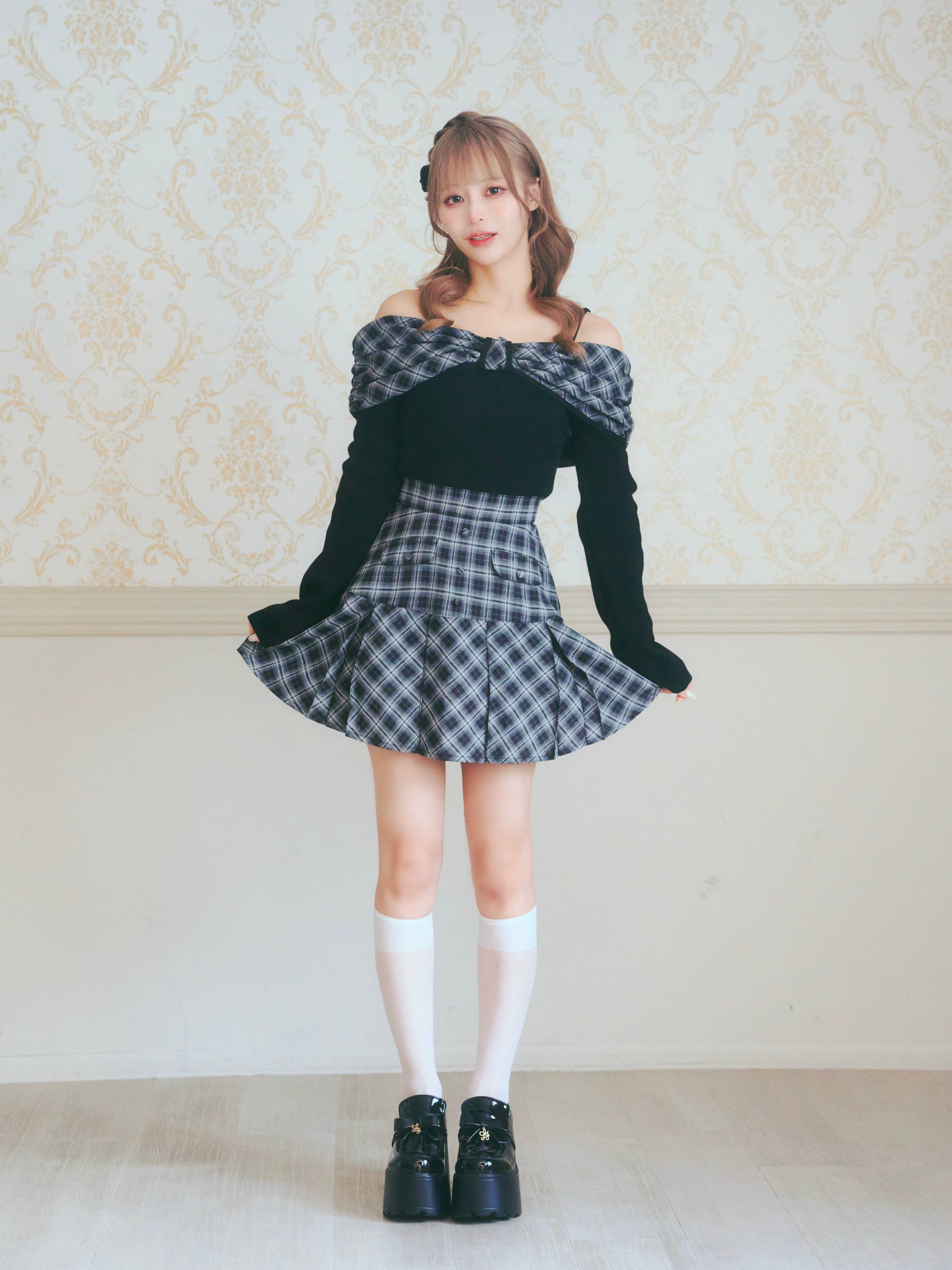 《LAFARY》オフショルチェックニットトップス