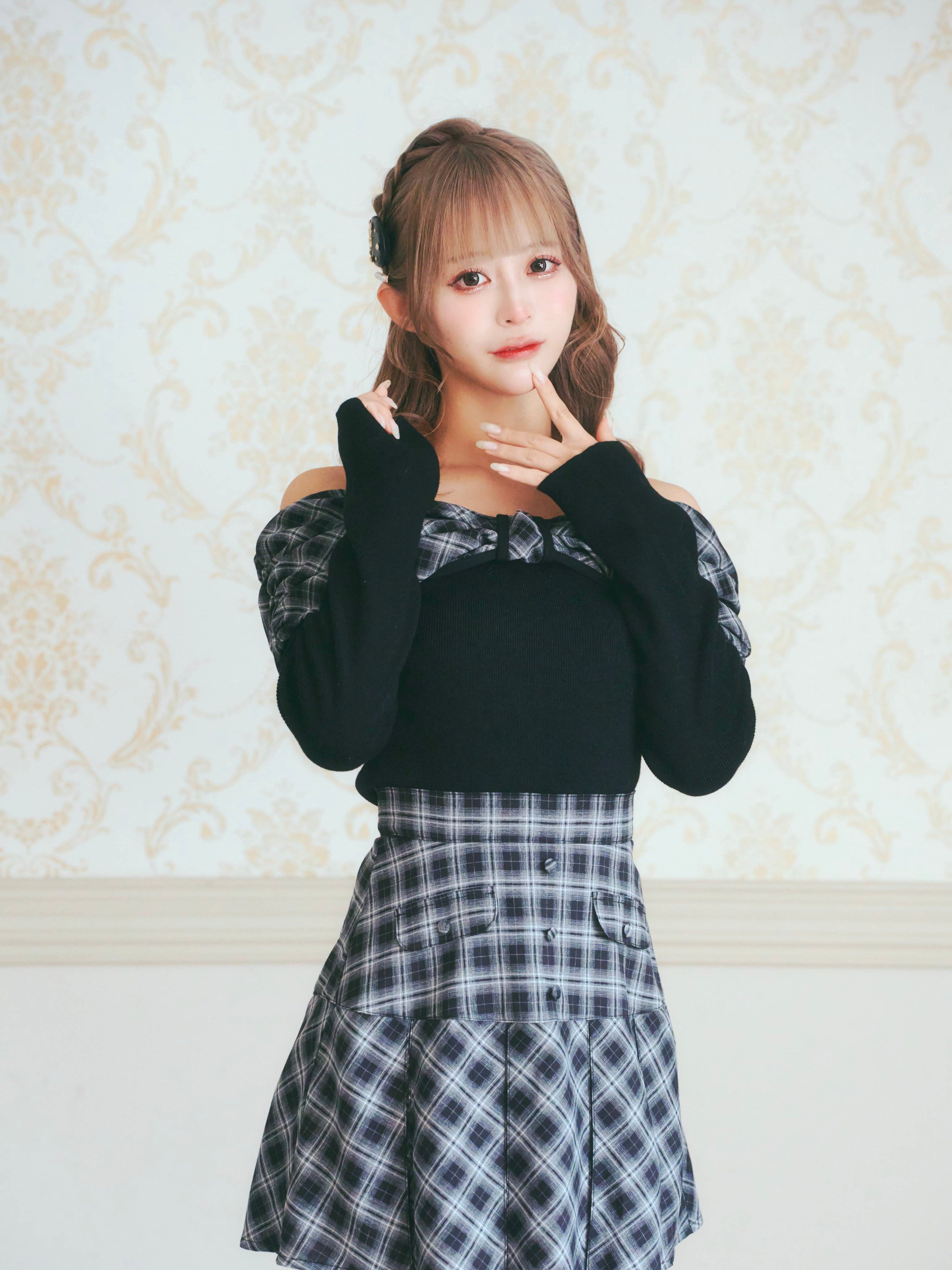 《LAFARY》オフショルチェックニットトップス