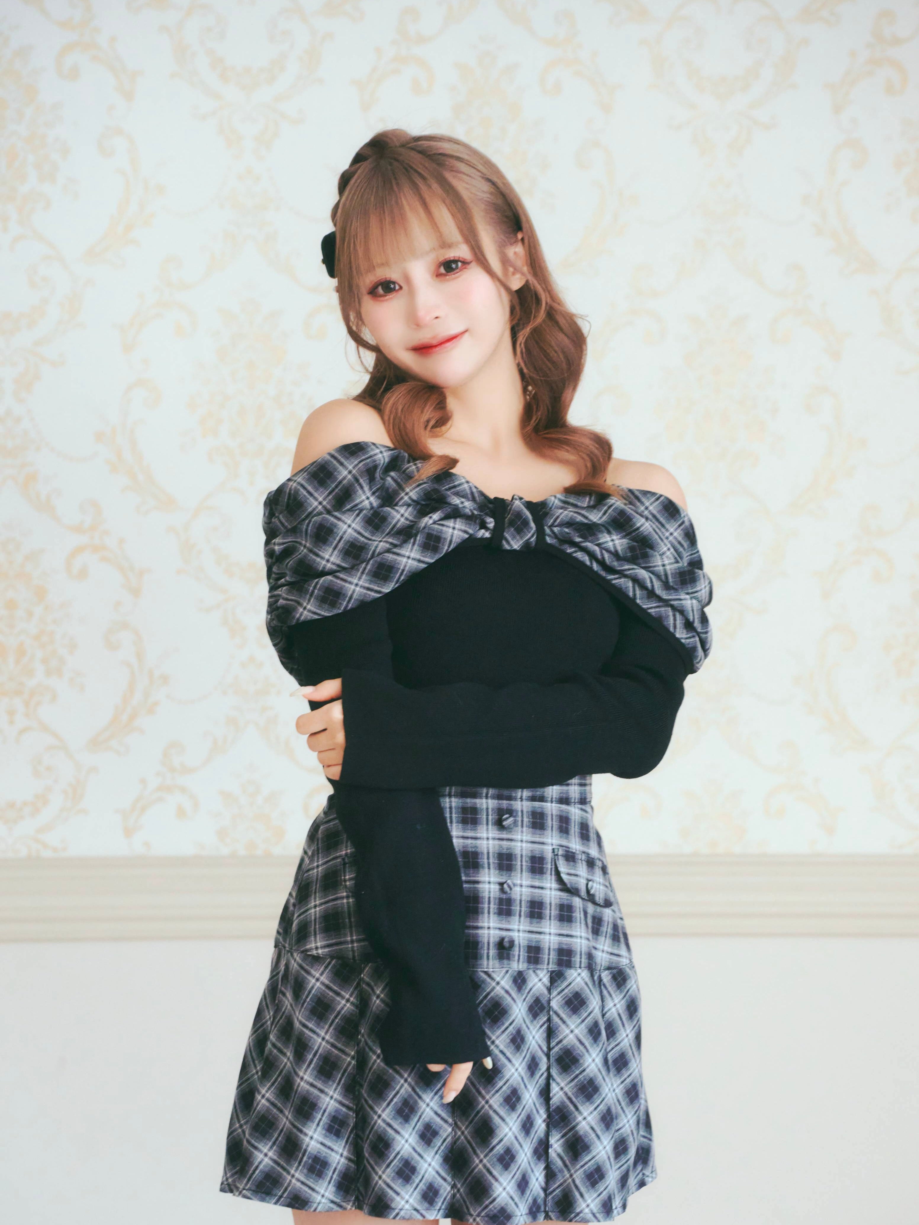 《LAFARY》オフショルチェックニットトップス