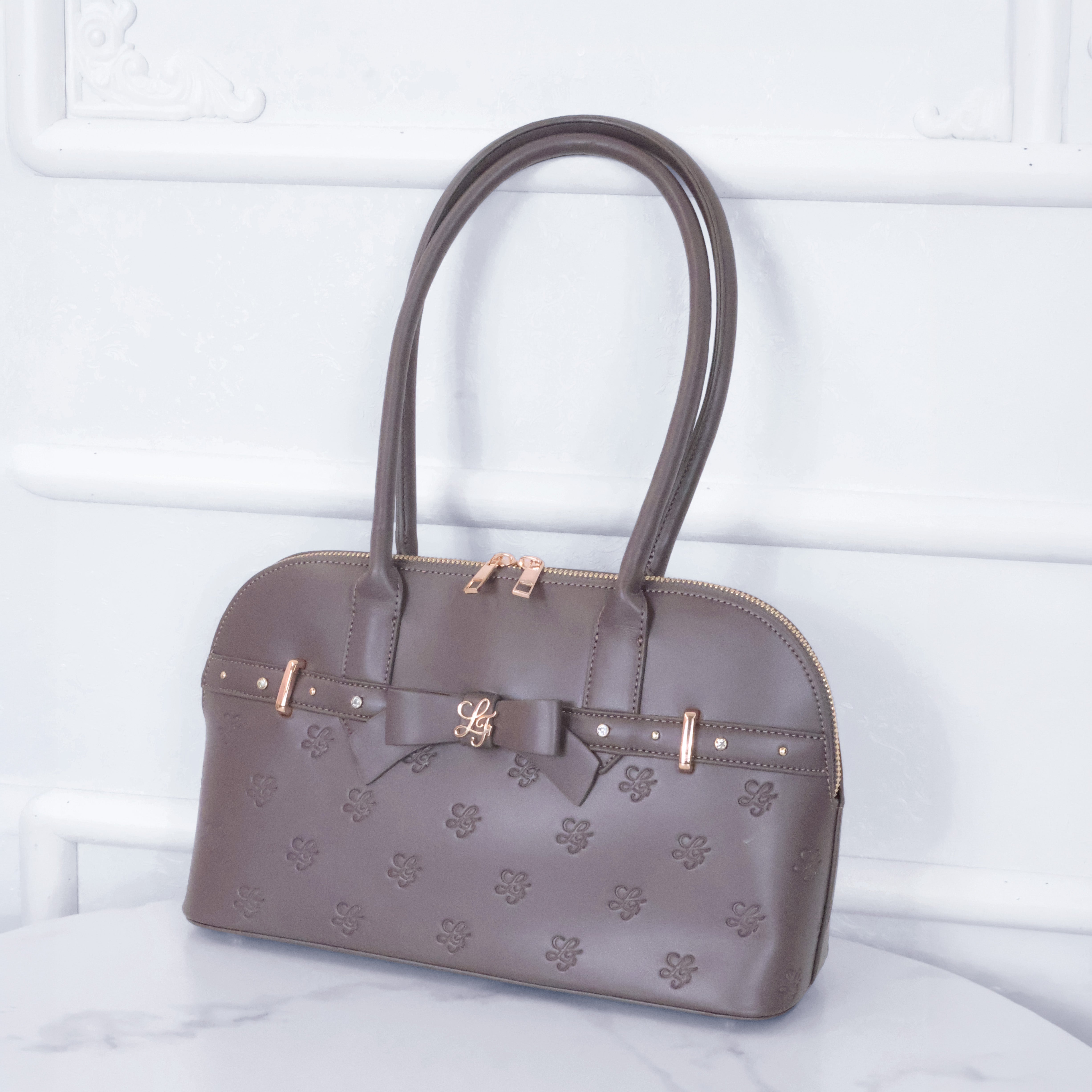 《LAFARY closet》ロゴエンボスボストン