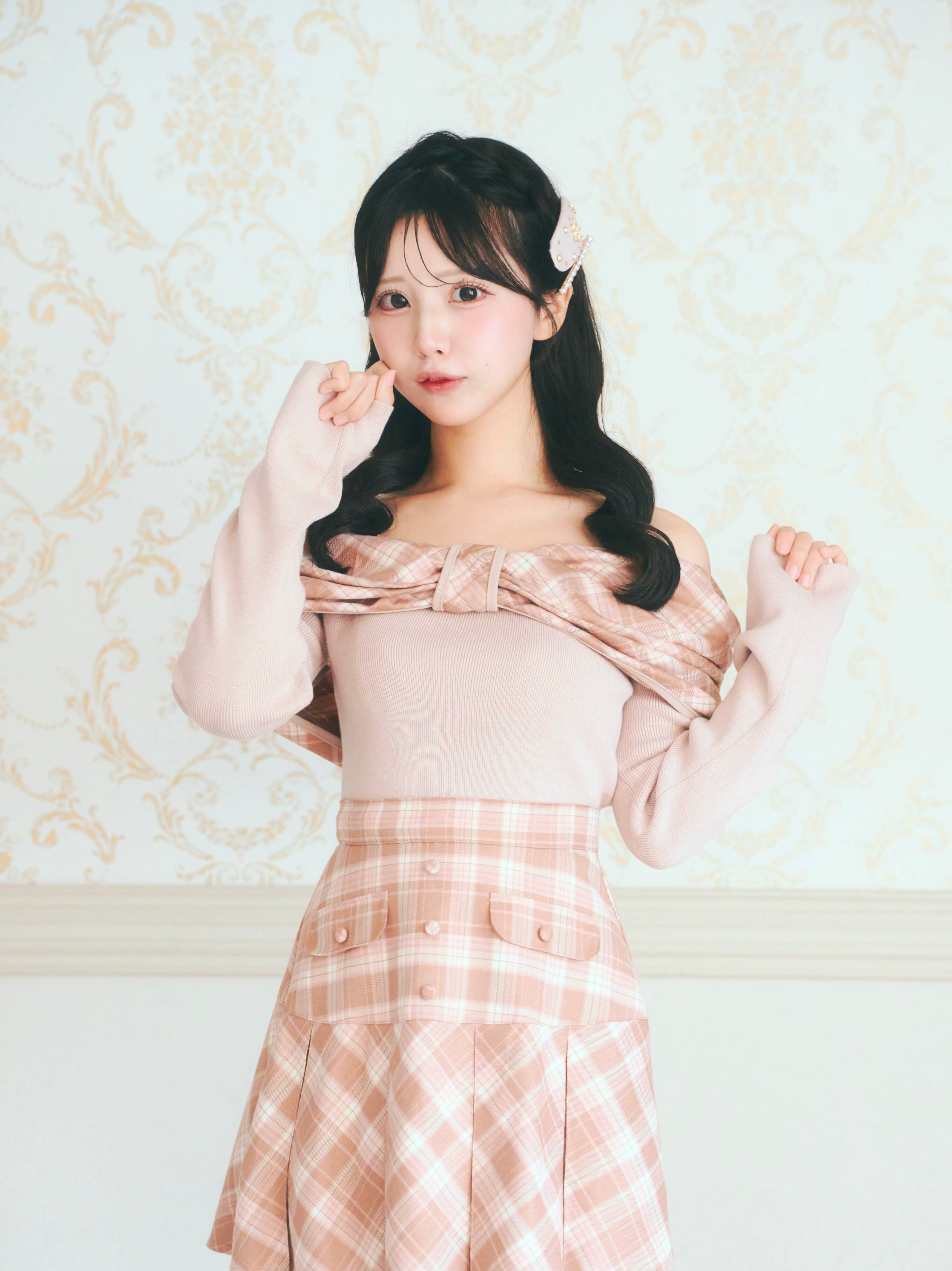 《LAFARY》オフショルチェックニットトップス