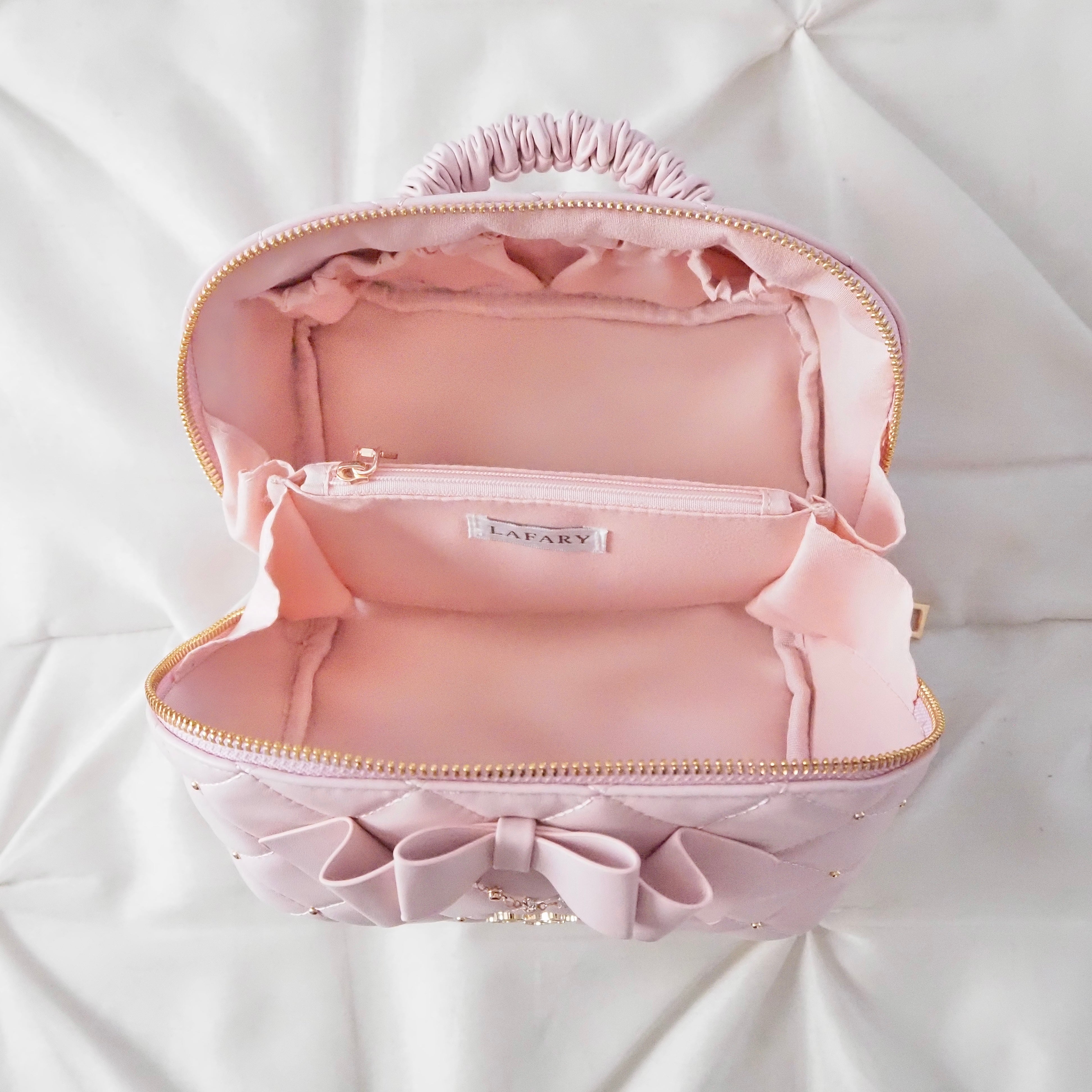 《LAFARY》キルティングメイクポーチ