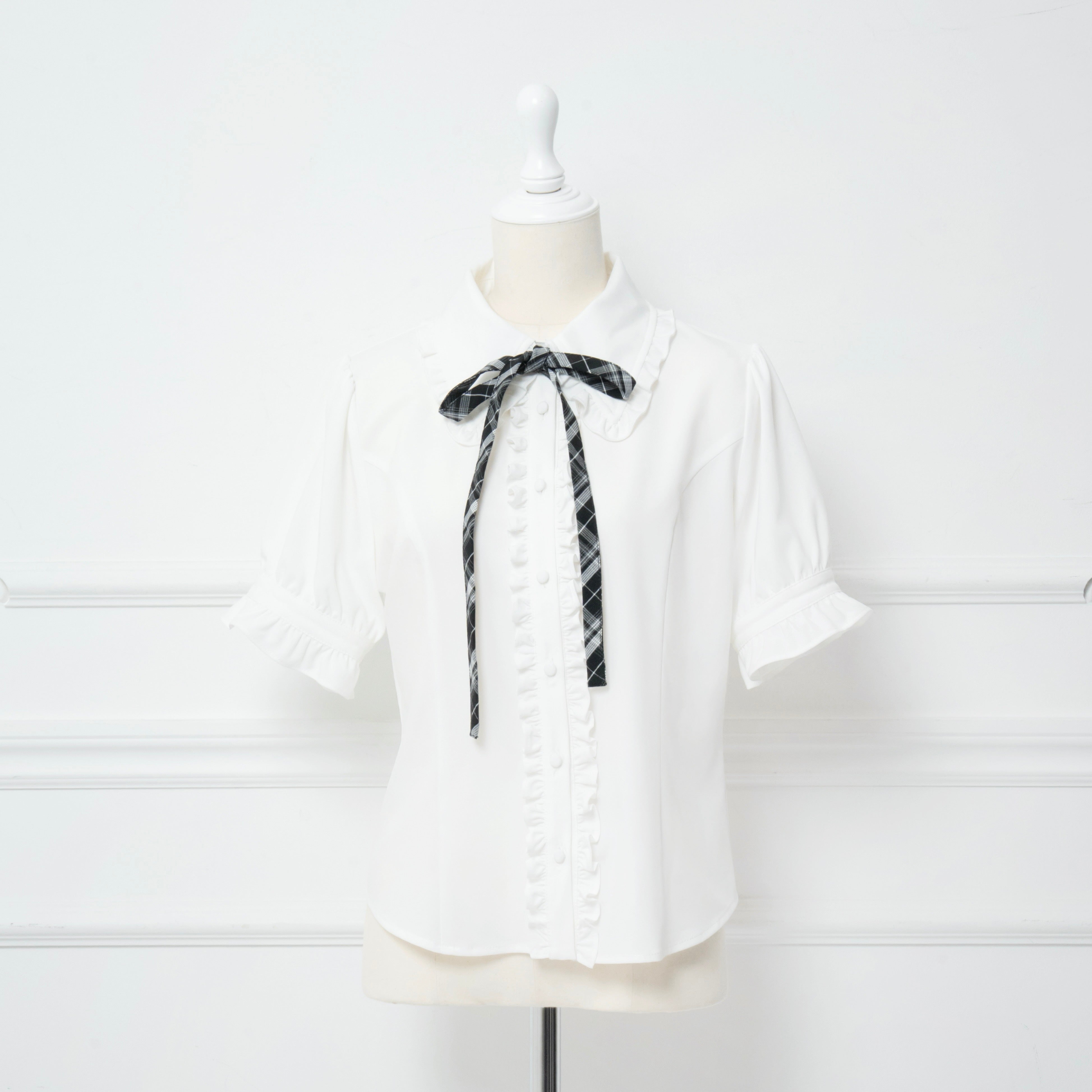 《mine》刺繍入りブラウス