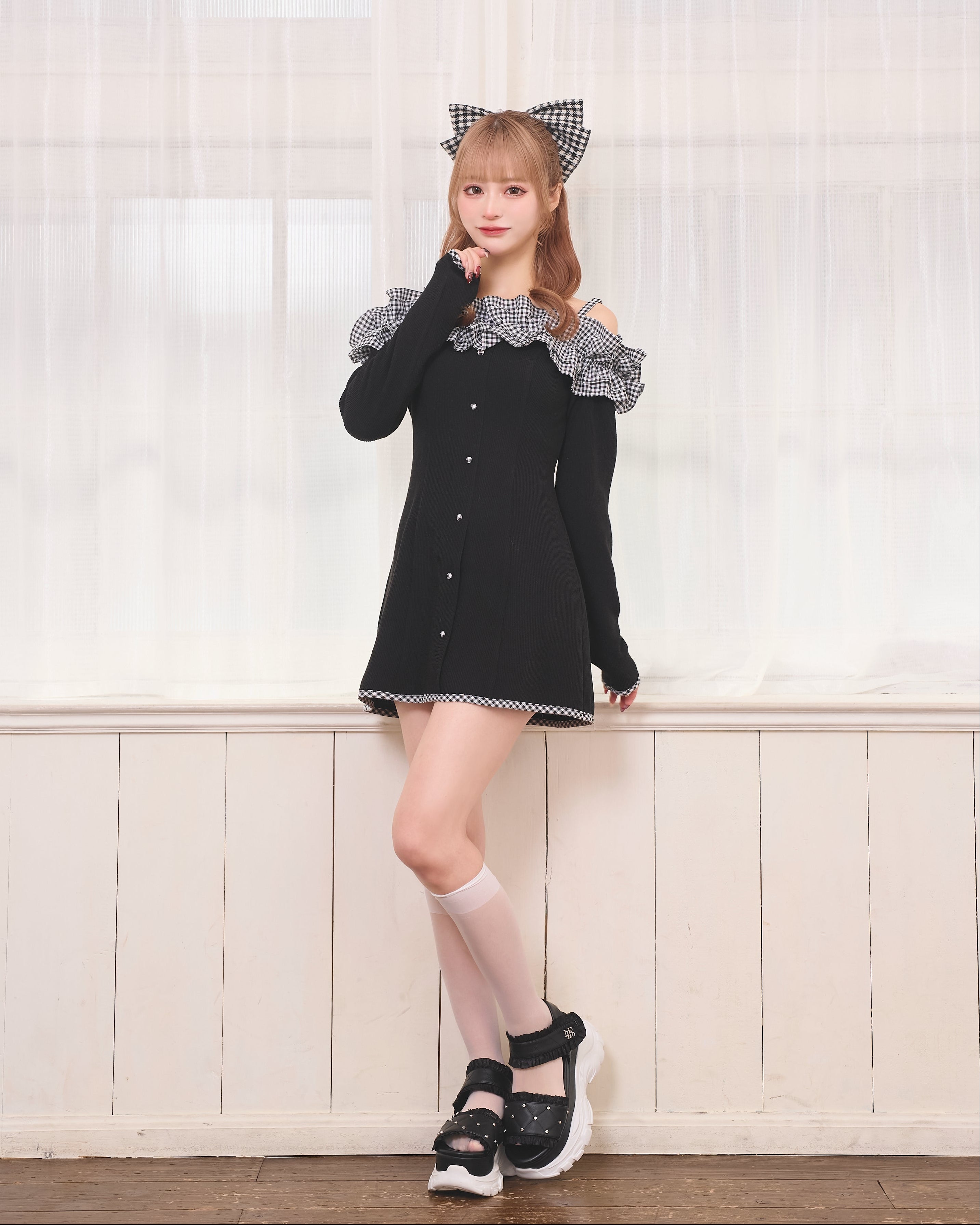《LAFARY closet》ギンガムオフショルカットワンピース
