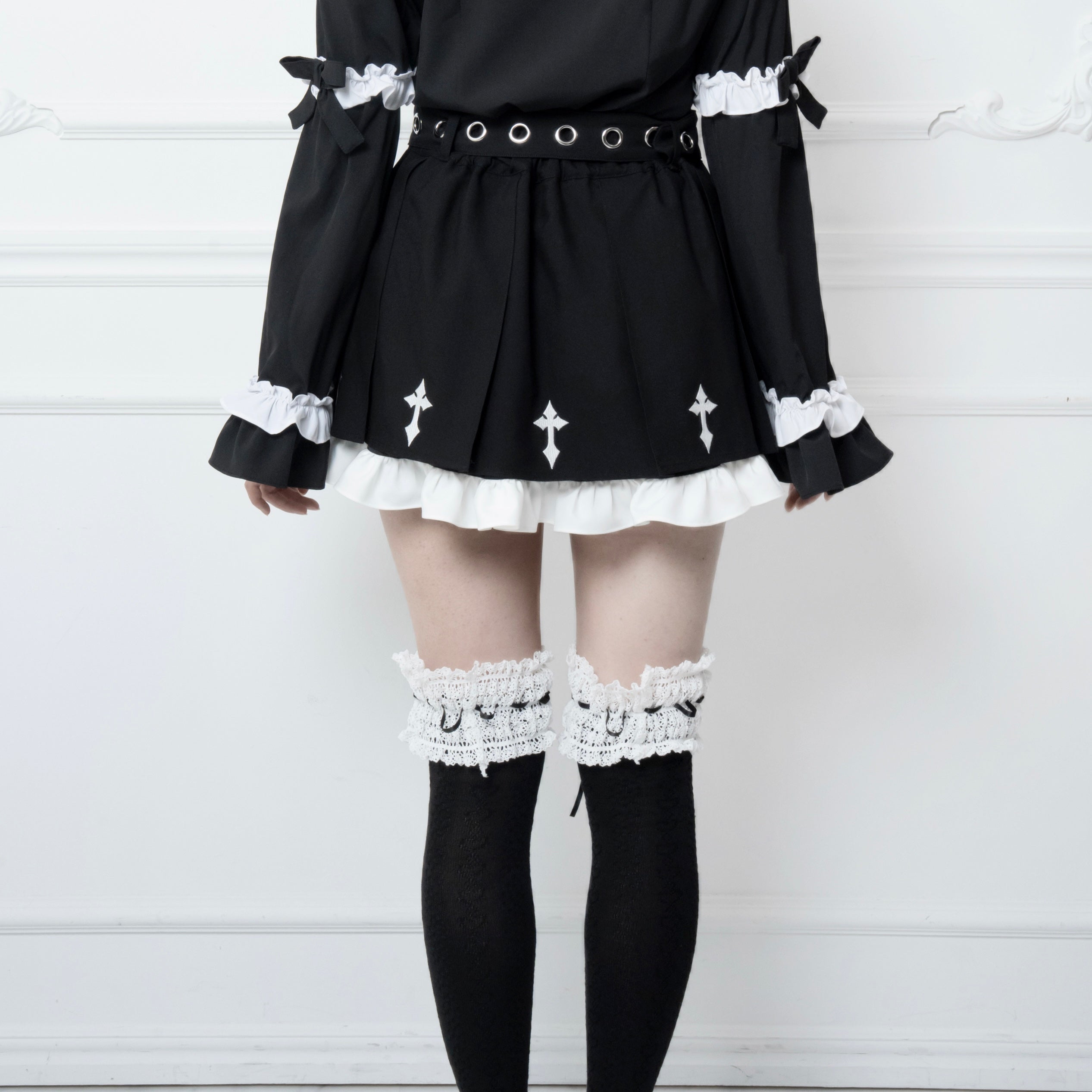 《mine》クロス刺繍ベルトプリーツスカート