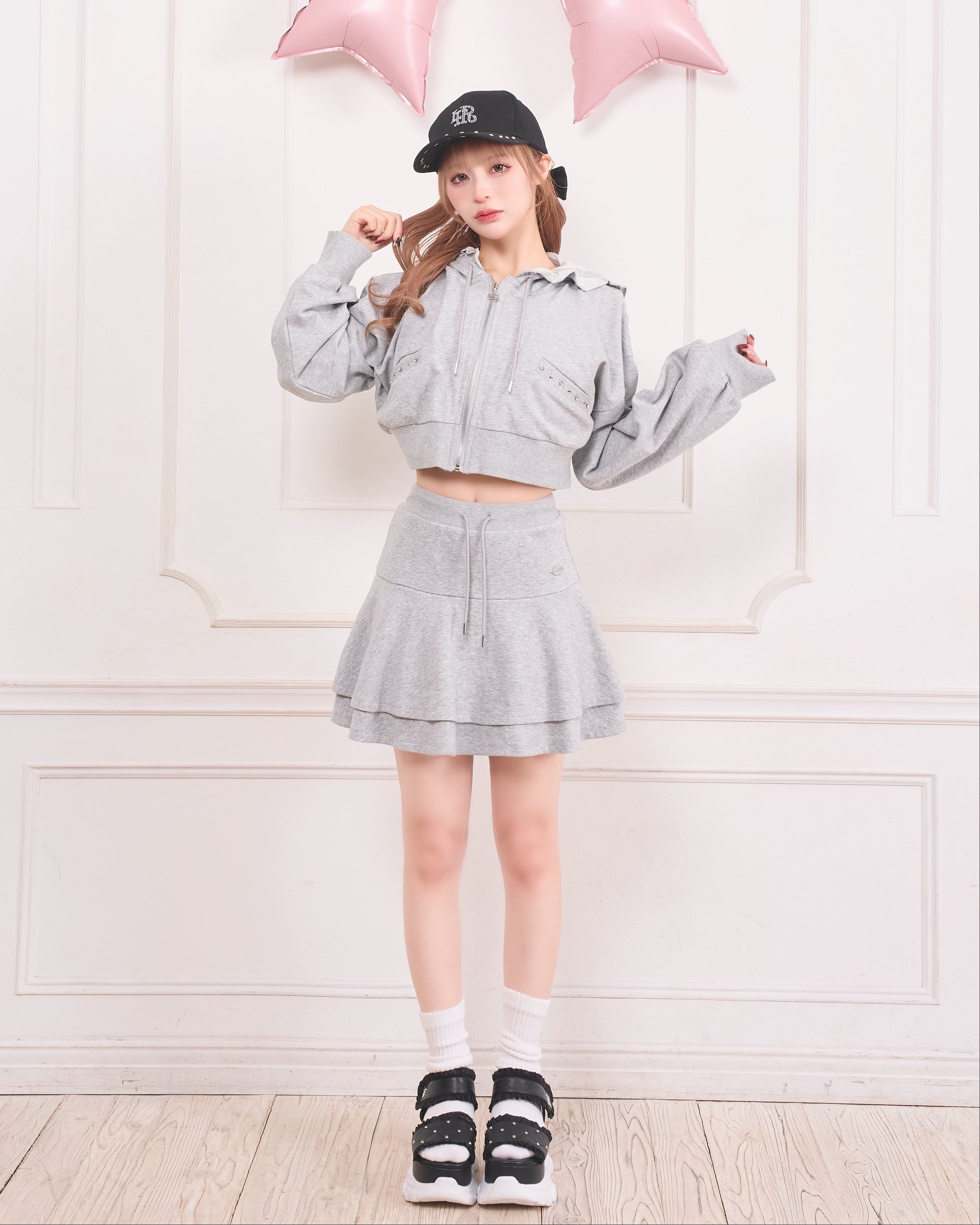 Lafary スウェットビスチェセットアップ ロゴスタッズスウェットパーカー LAFARY closet》ロゴスタッズスウェットパーカー- LAFARY ONLINE