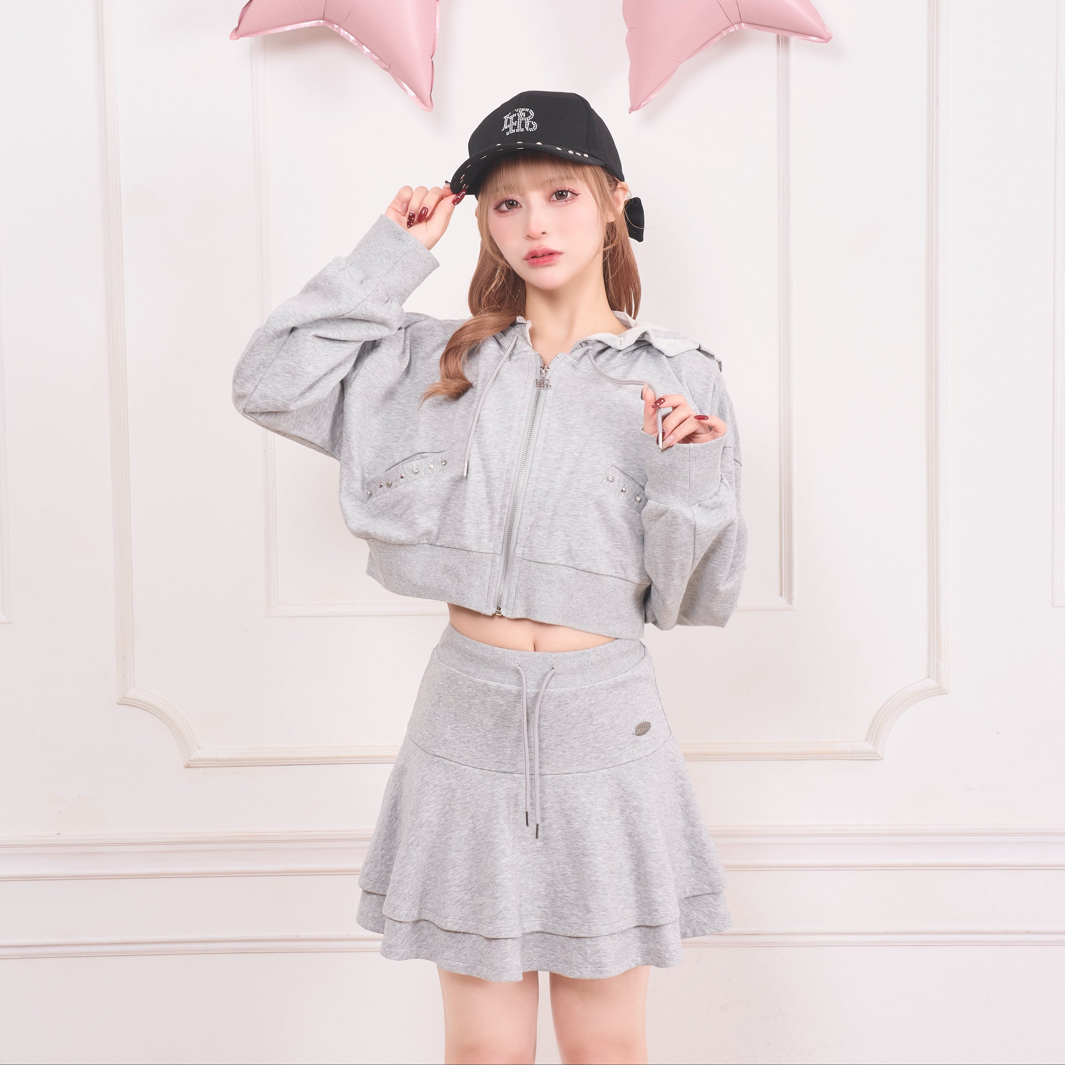 《LAFARY closet》ロゴスタッズスウェットパーカー