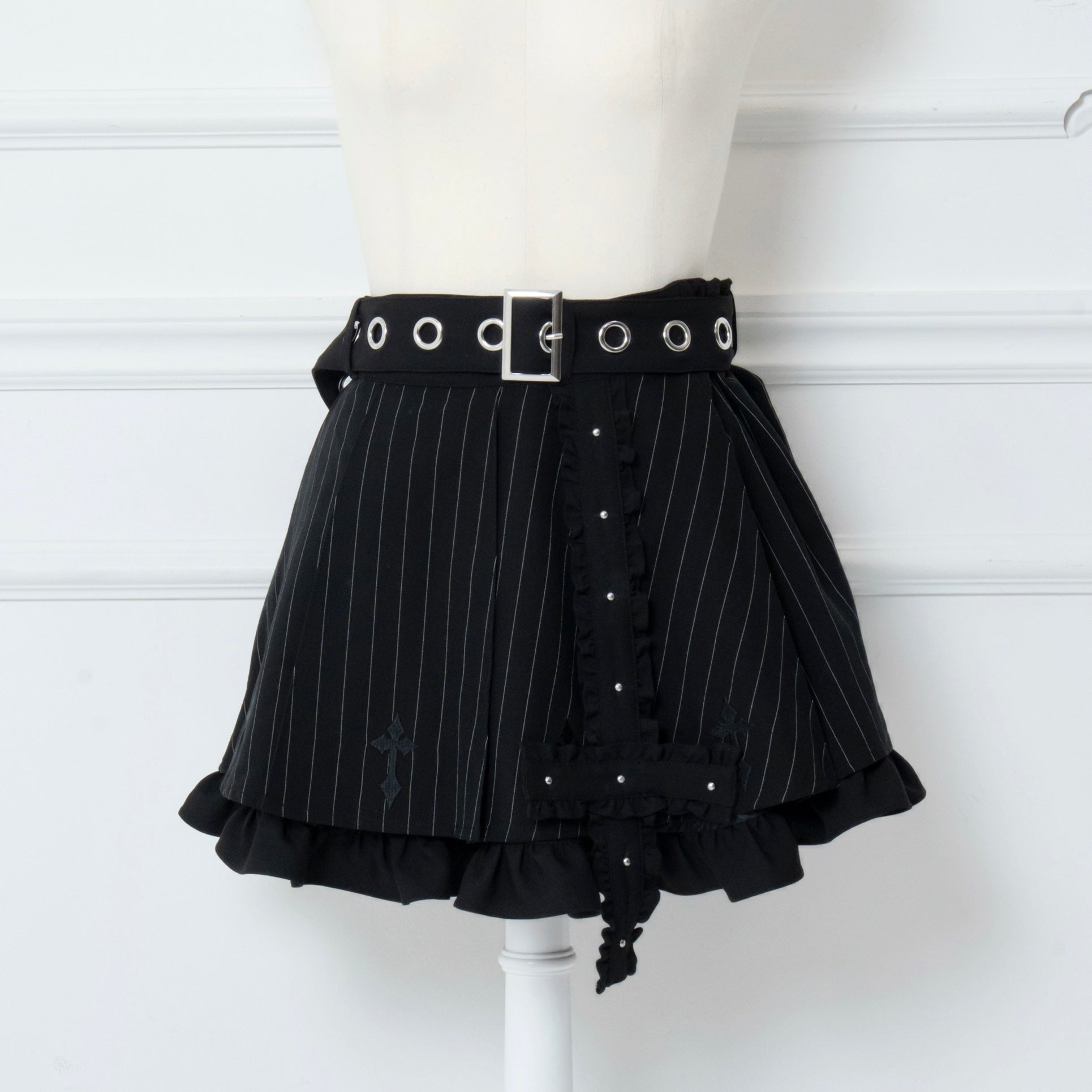 《mine》クロス刺繍ベルトプリーツスカート