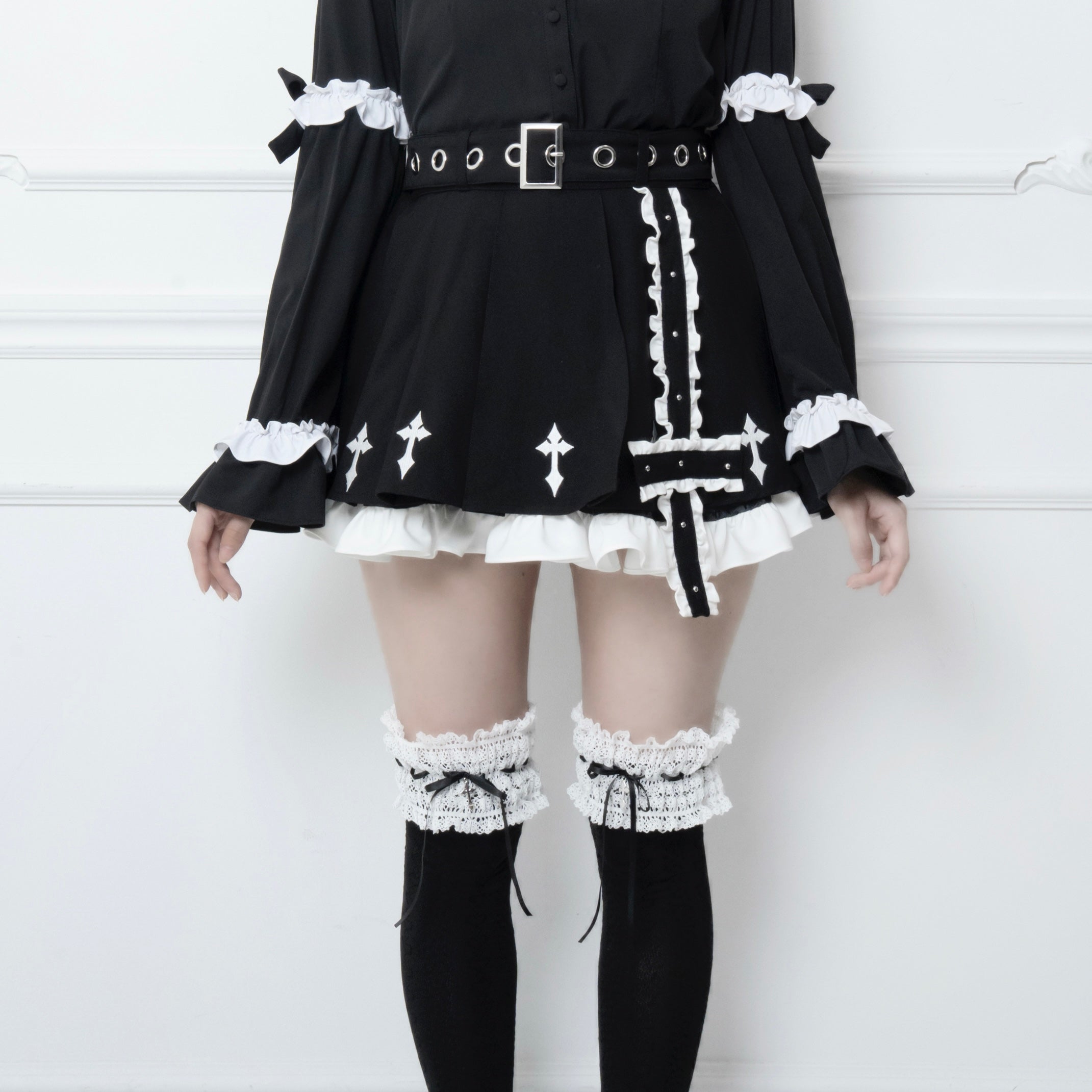 mine》クロス刺繍ベルトプリーツスカート- LAFARY ONLINE