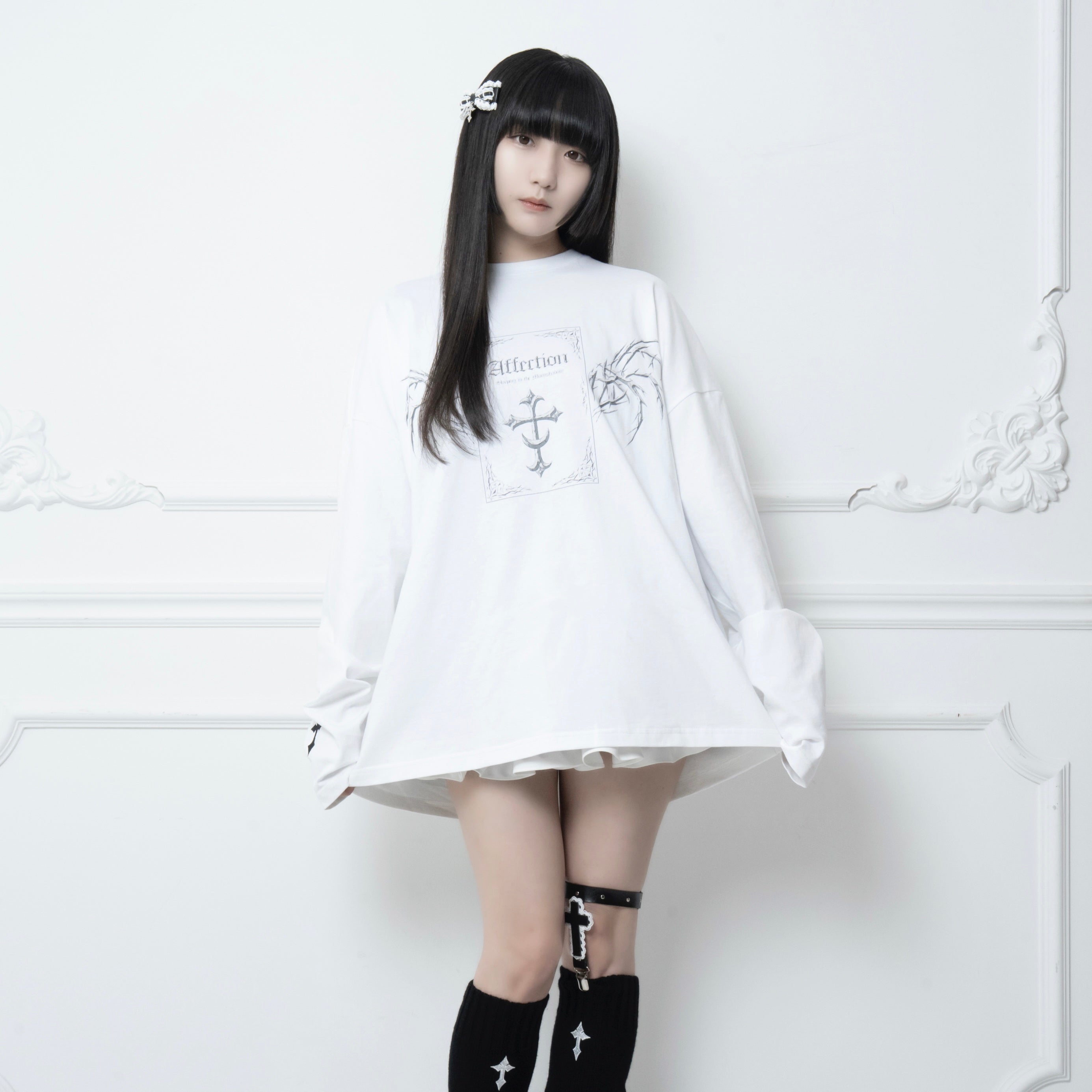 《mine》ムーンクロスTシャツ