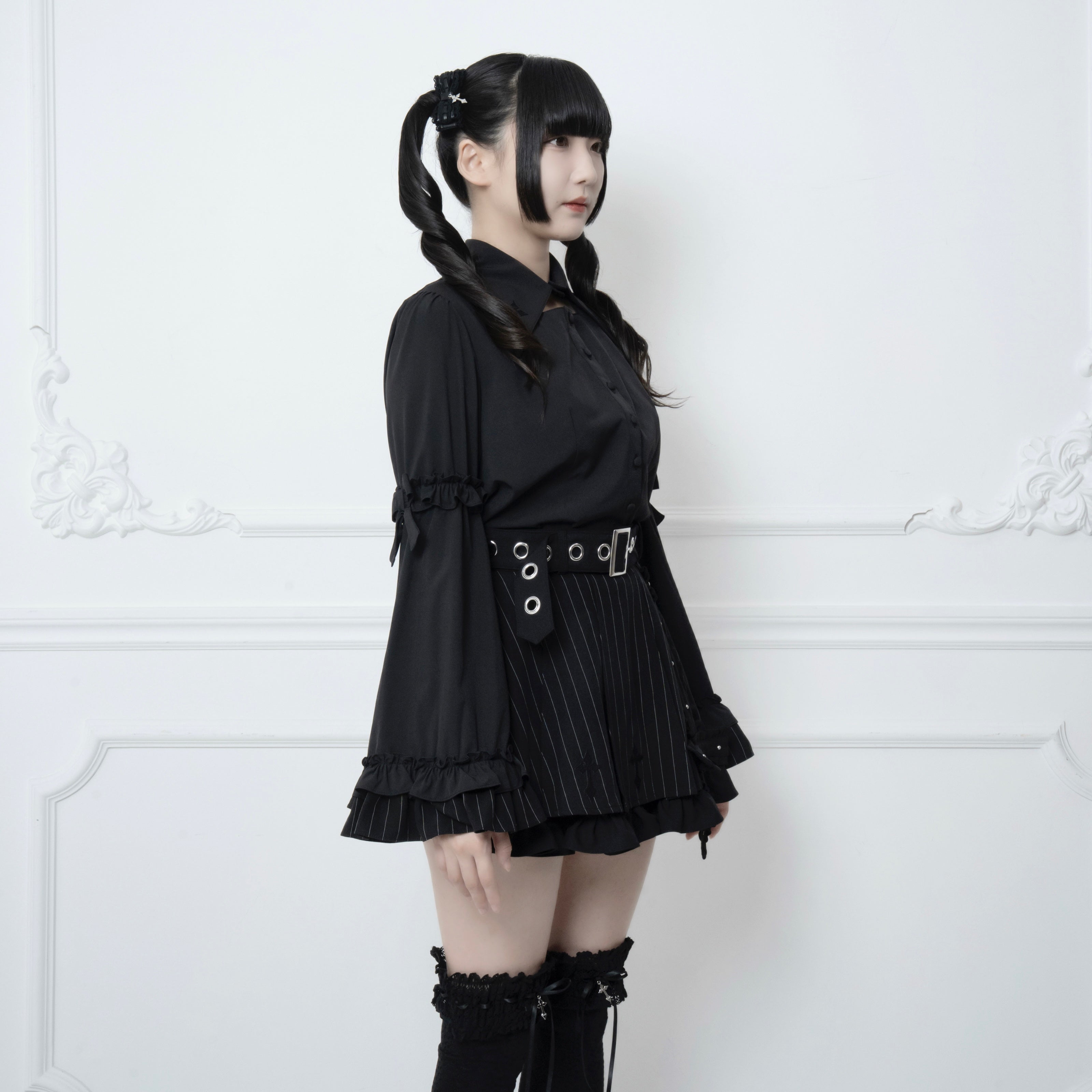 《mine》クロス刺繍ベルスリーブブラウス