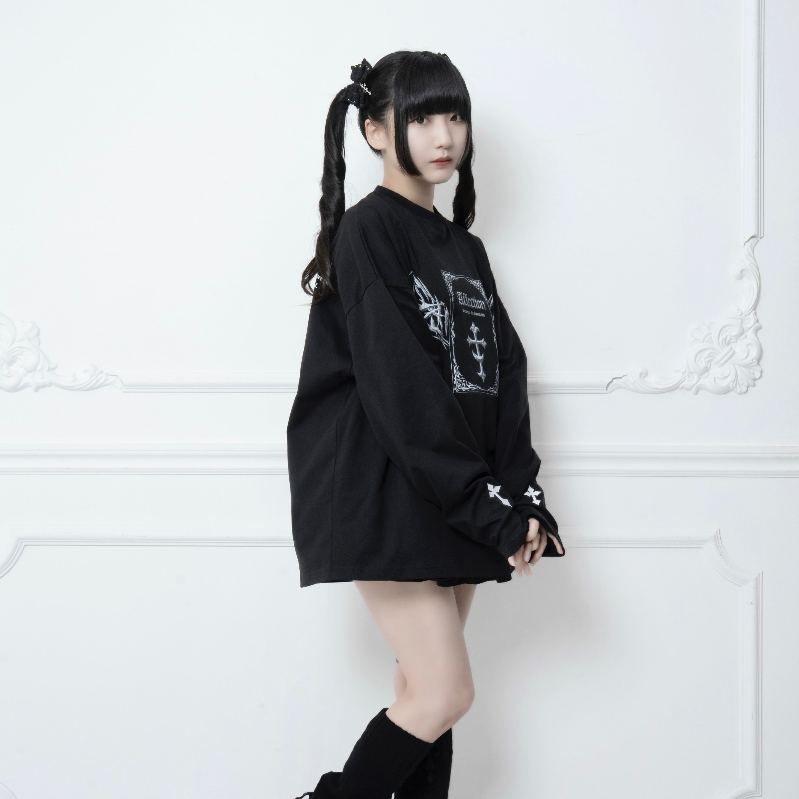 《mine》ムーンクロスTシャツ