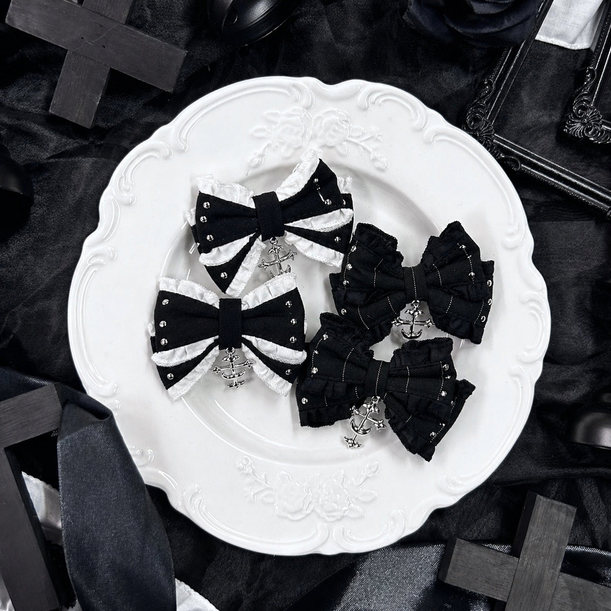 《mine》ムーンクロスフリルリボン