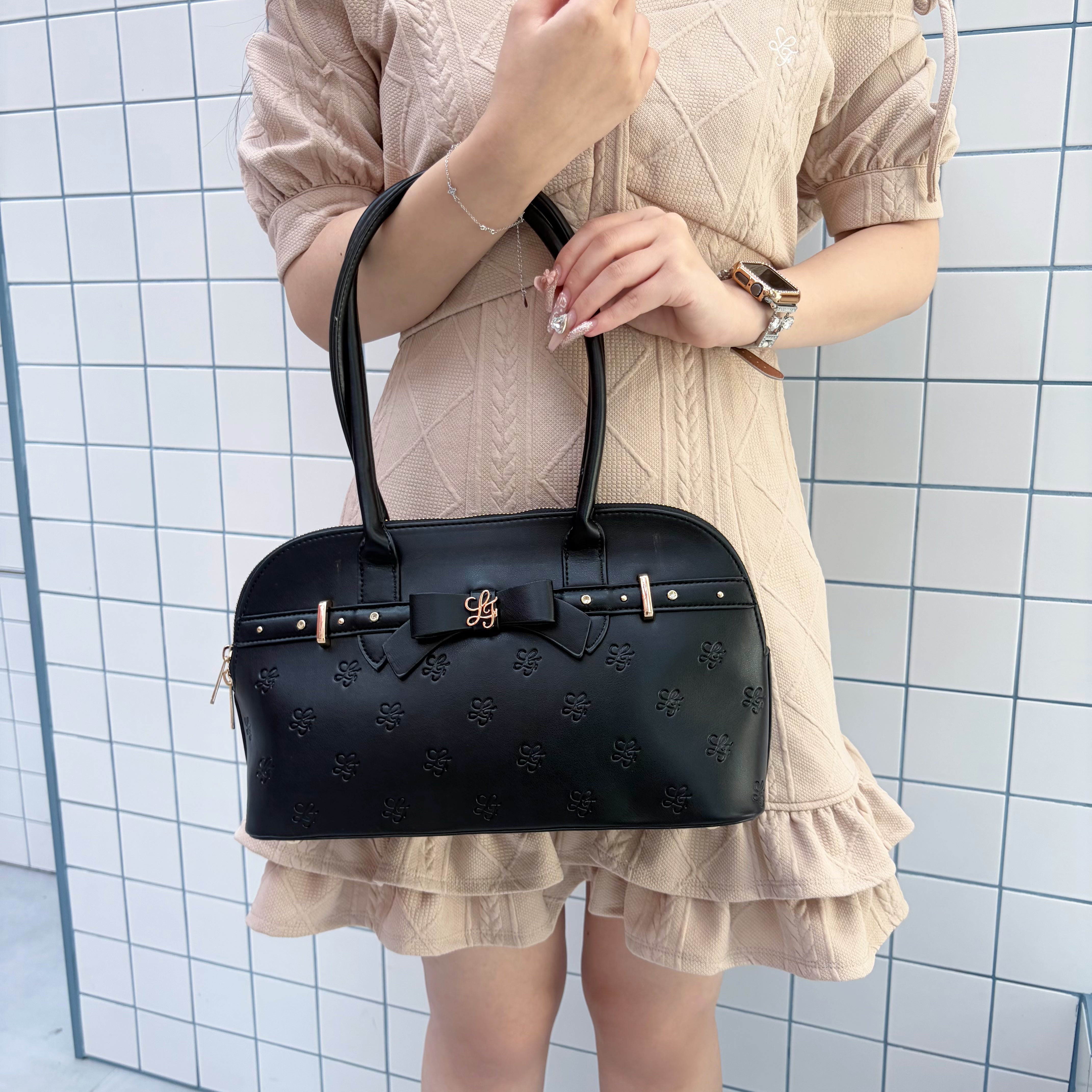 《LAFARY closet》ロゴエンボスボストンバッグ