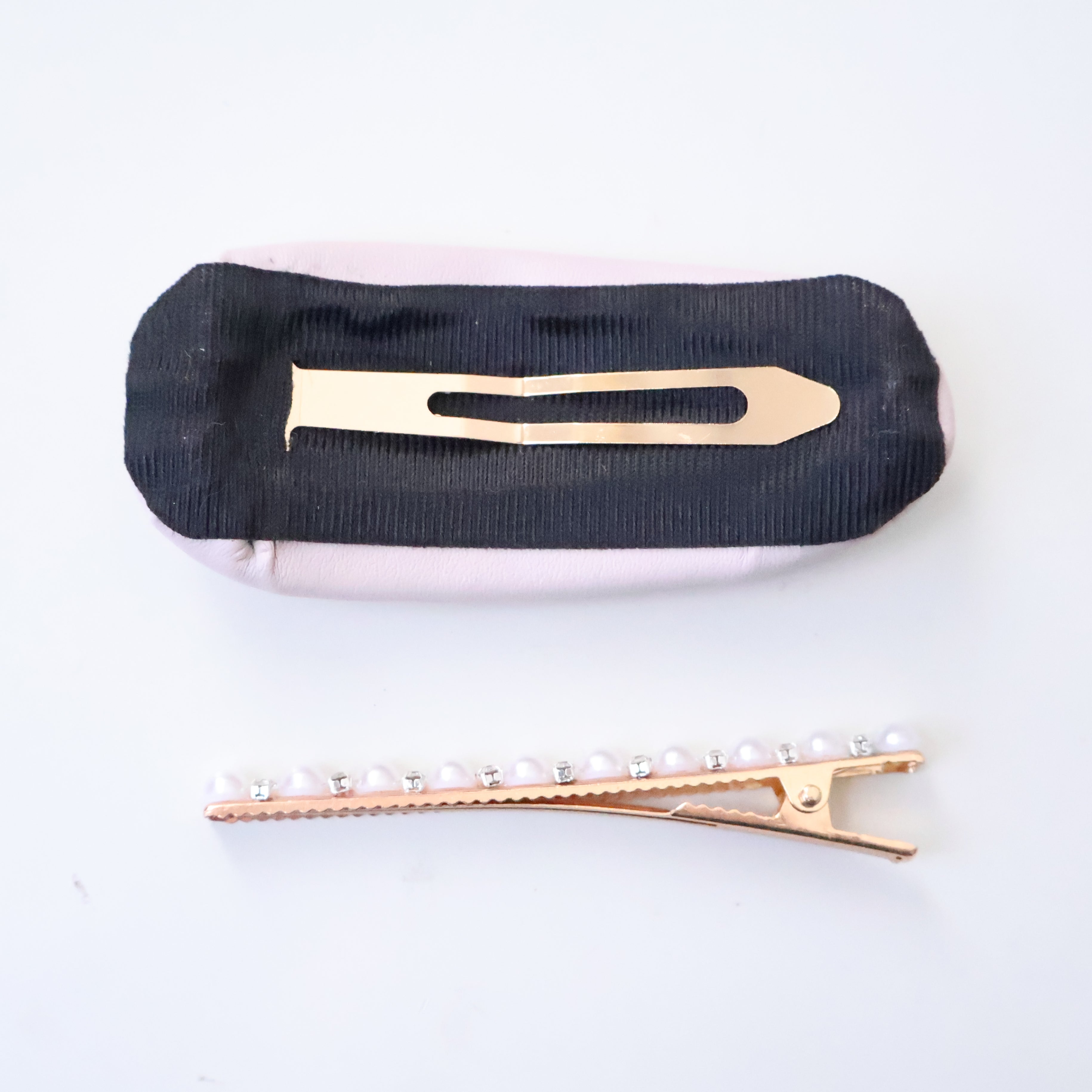 《LAFARY》合皮ロゴヘアピン