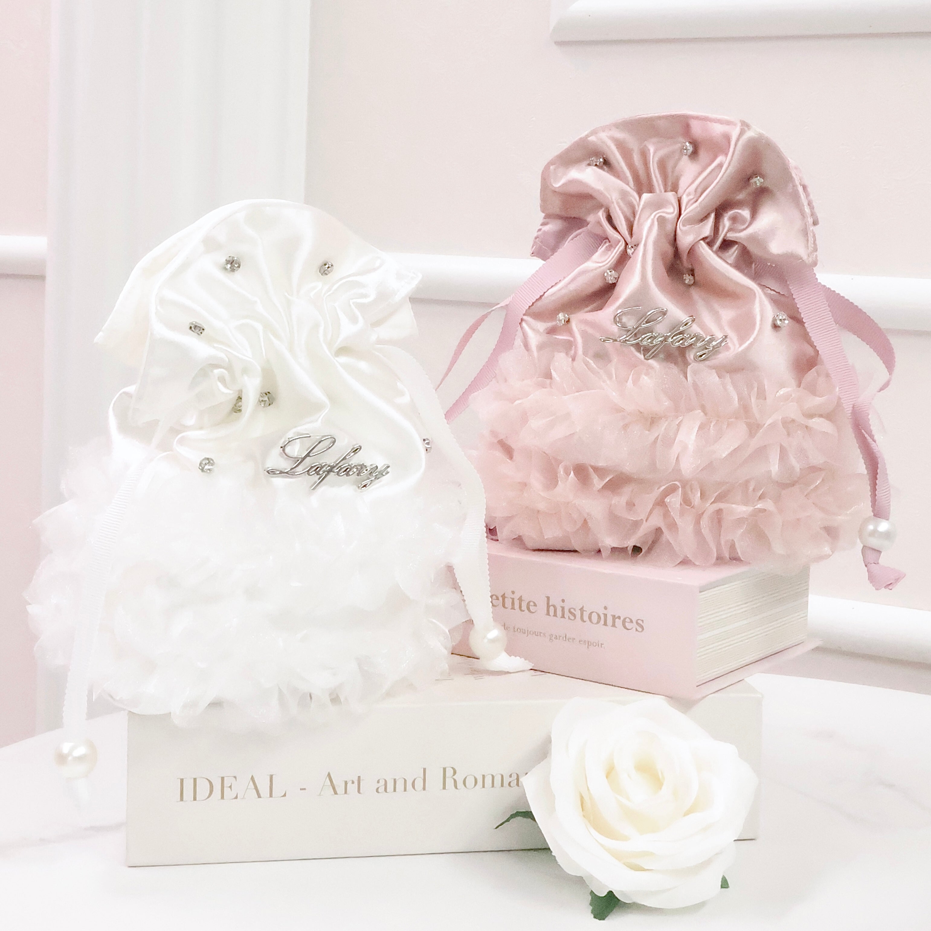 《LAFARY》サテンリボン巾着ポーチ