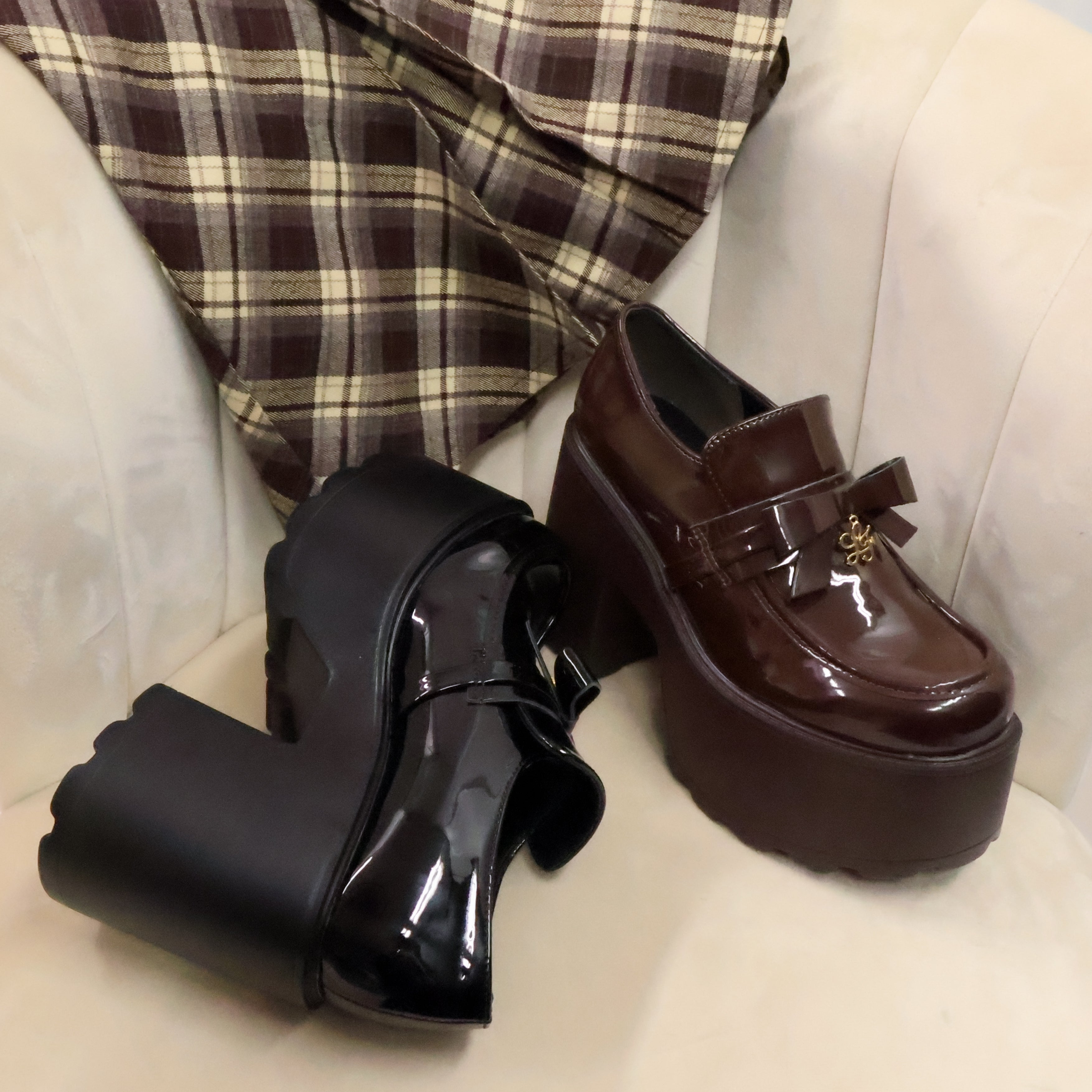 《LAFARY》ロゴリボン厚底ローファー