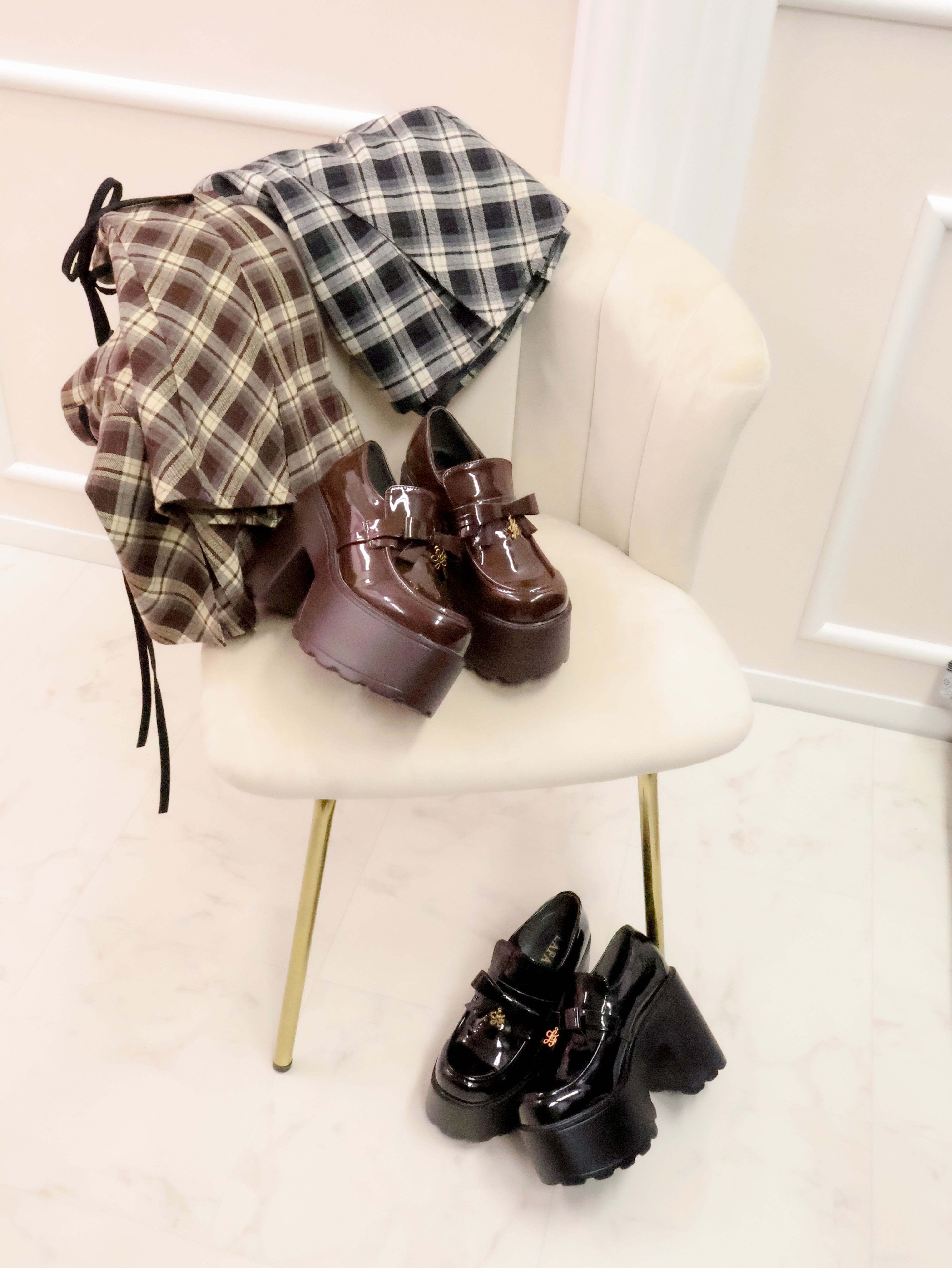 《LAFARY》ロゴリボン厚底ローファー