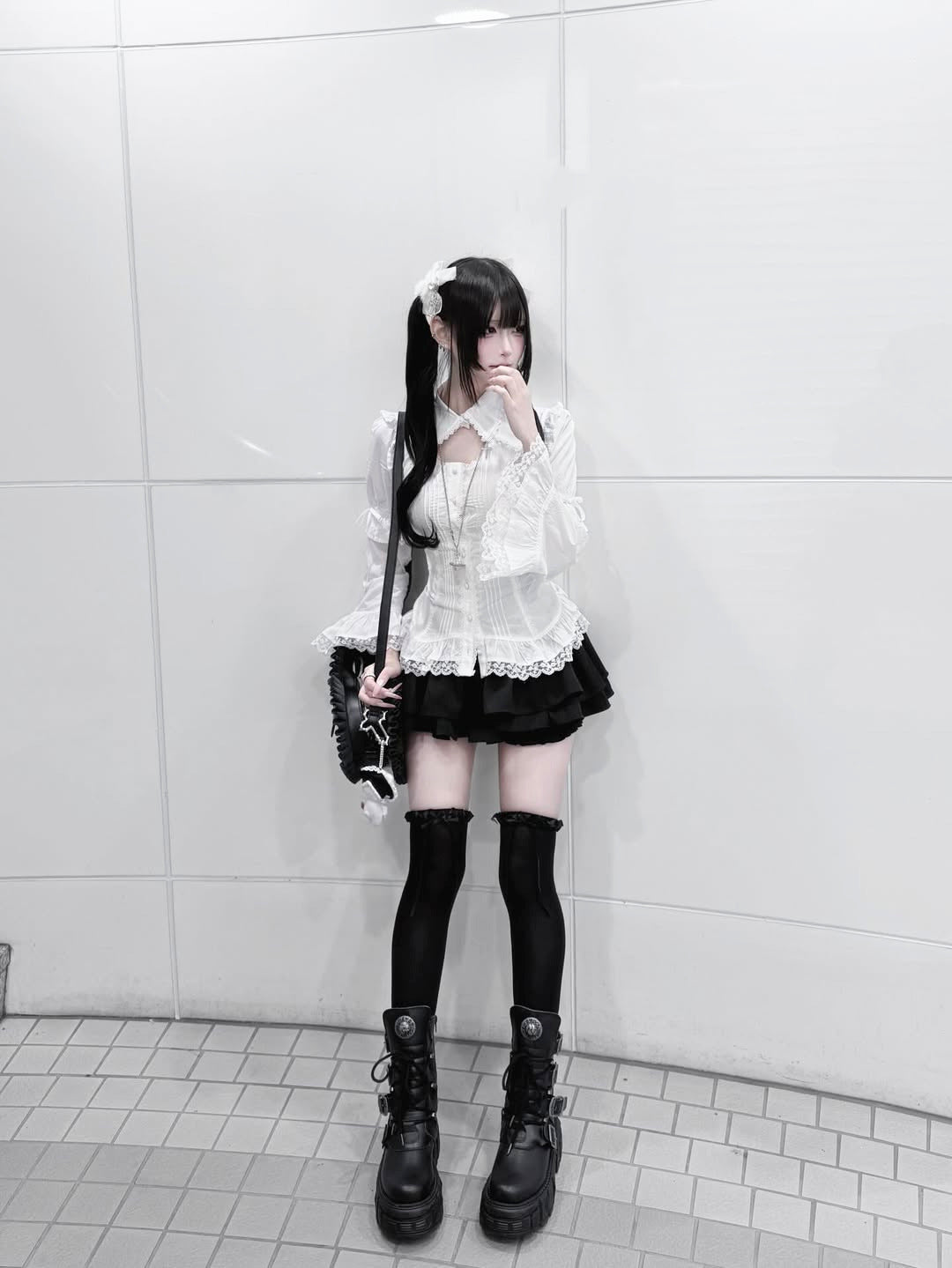 《mine》クロスベルスリーブブラウス