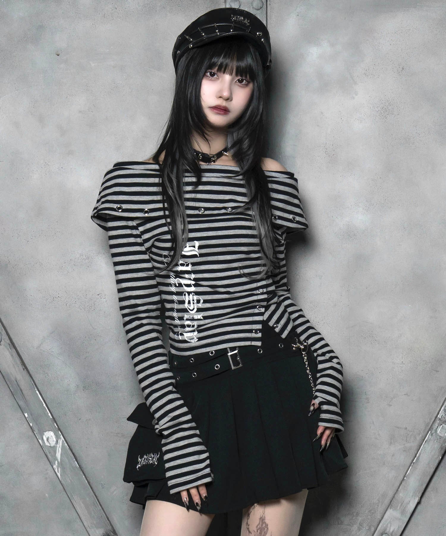 【LAZY SLAY】サイドカットオフショルダー