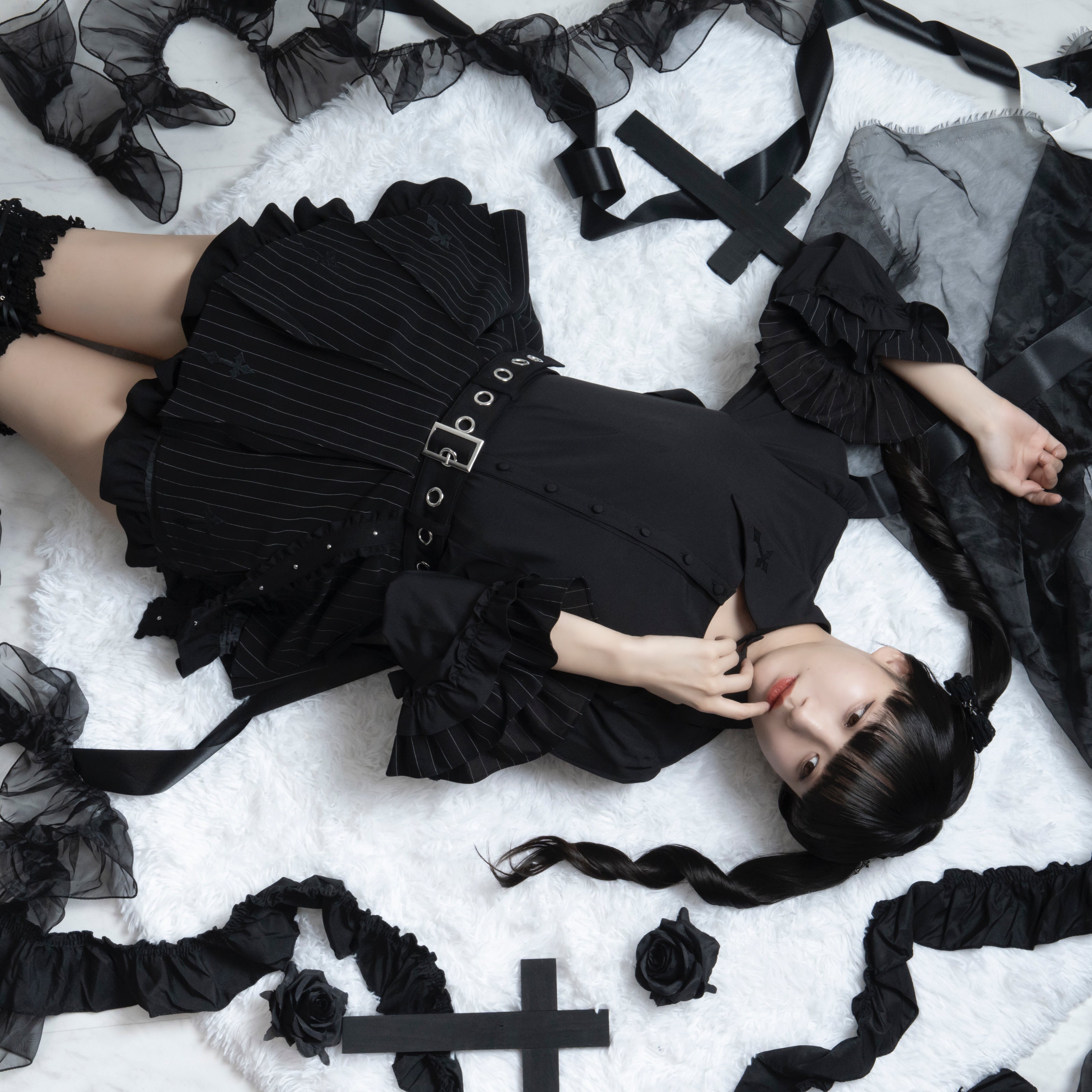 mine》クロス刺繍ベルトプリーツスカート- LAFARY ONLINE