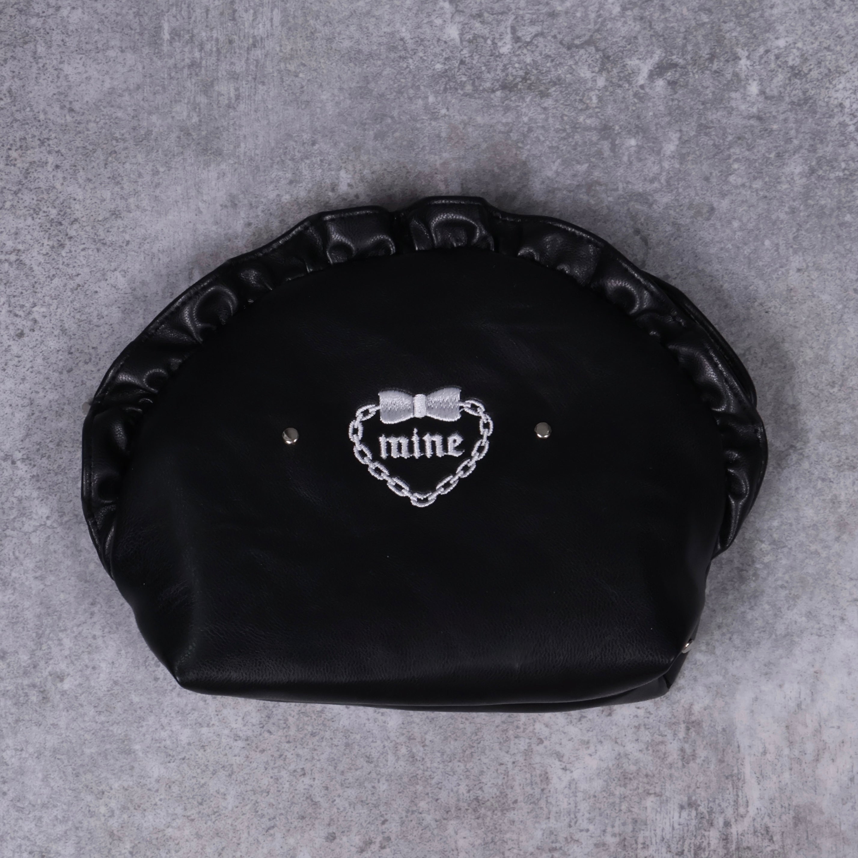 《mine》キャットスタッズポーチ