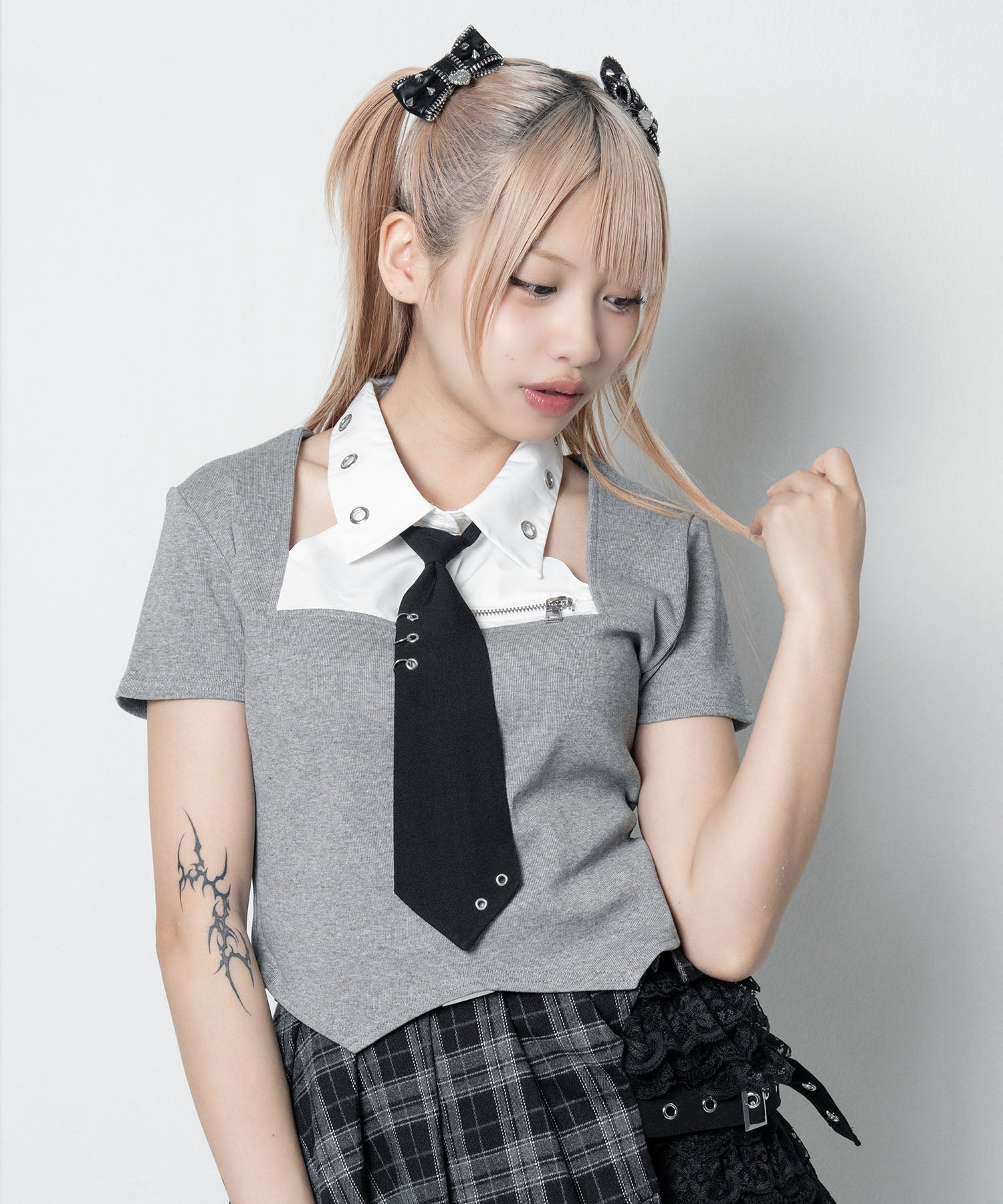 【LAZY SLAY】クロップドネクタイシャツ