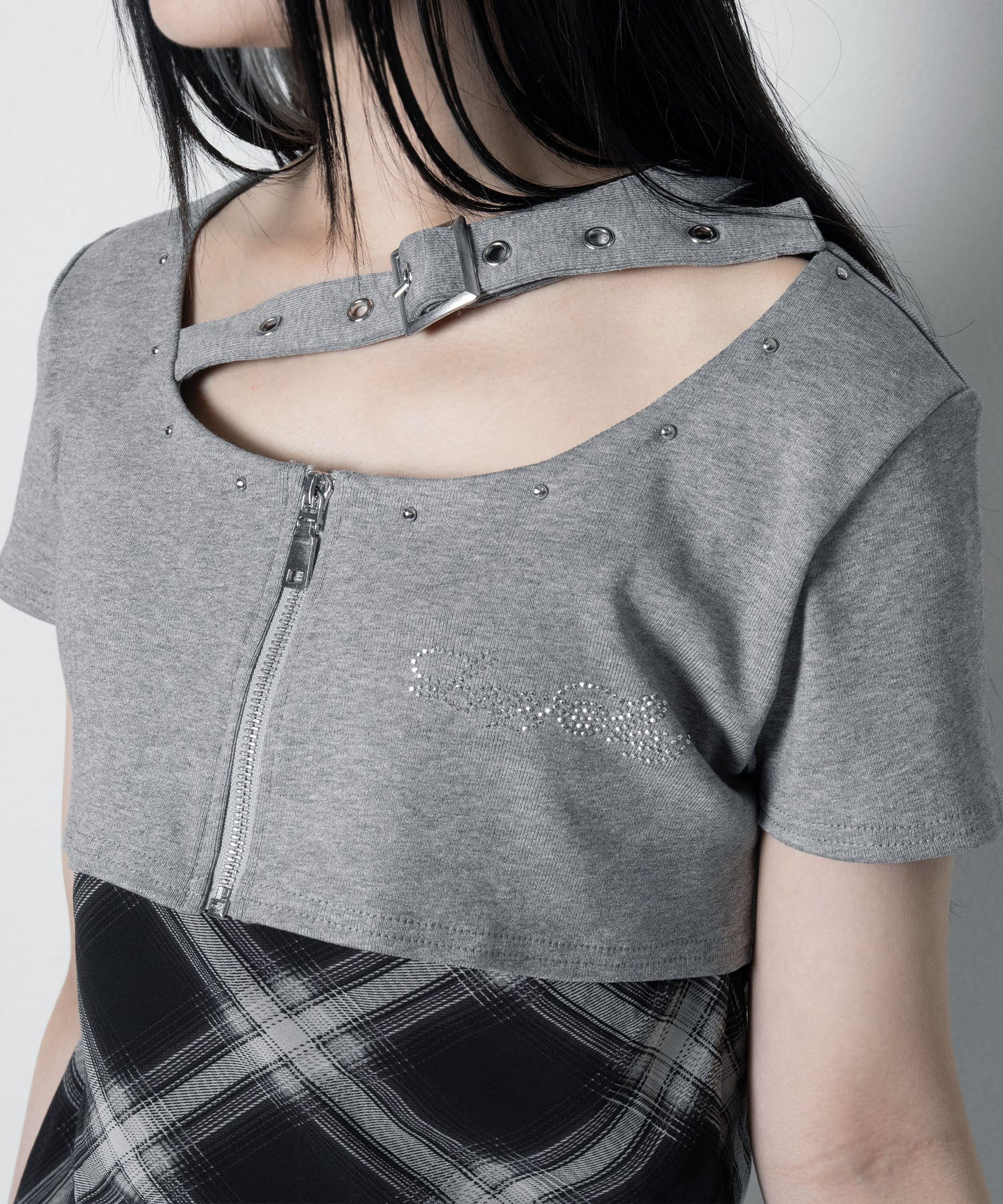 【LAZY SLAY】ベルトストラップジップトップス