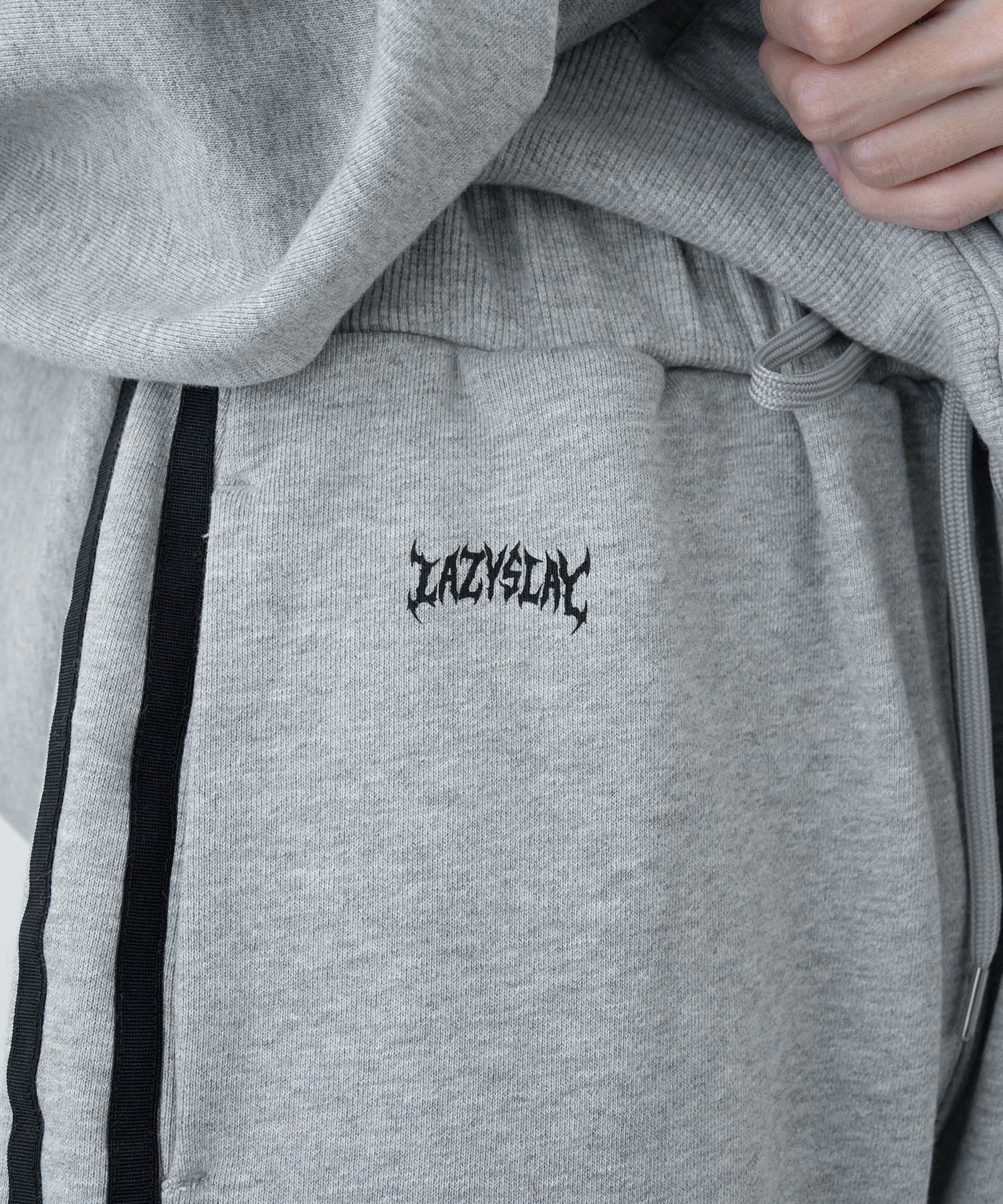 【LAZY SLAY】ラインスウェット